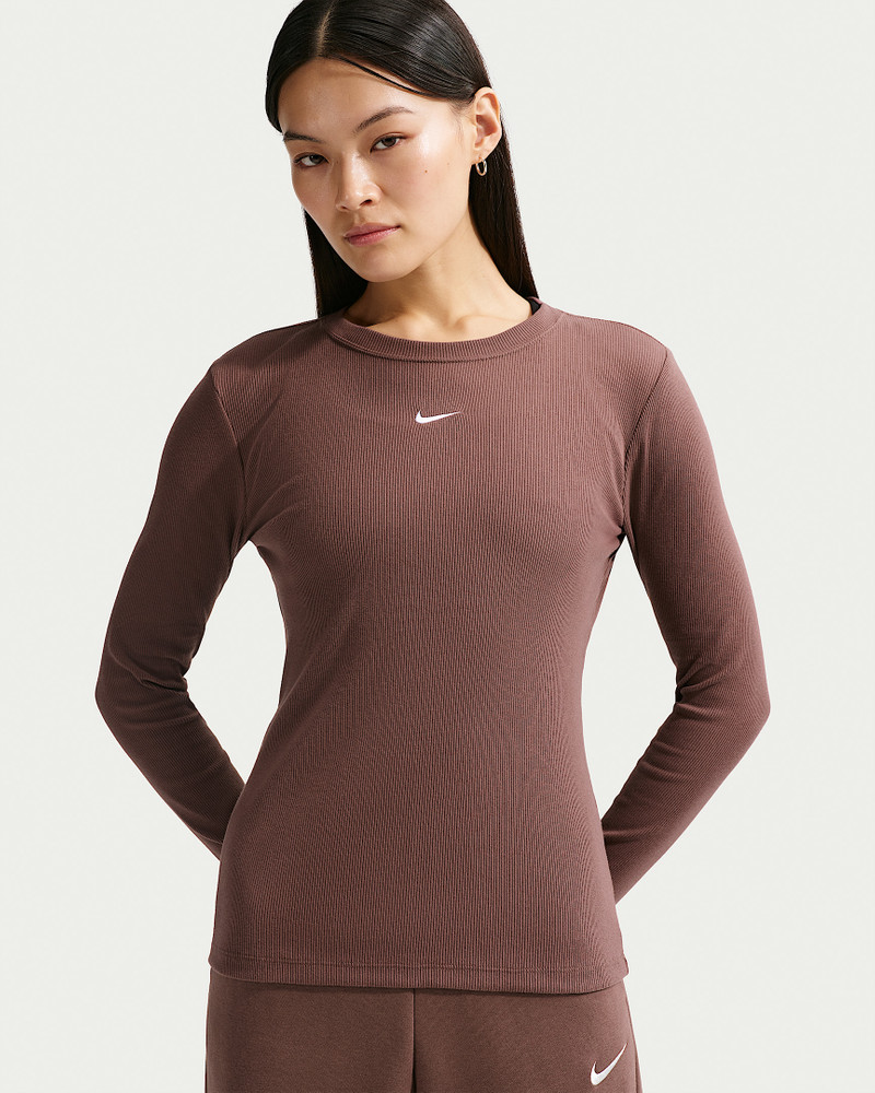 Nike Sportswear Women's Tight Long-Sleeve Ribbed T-Shirt 1