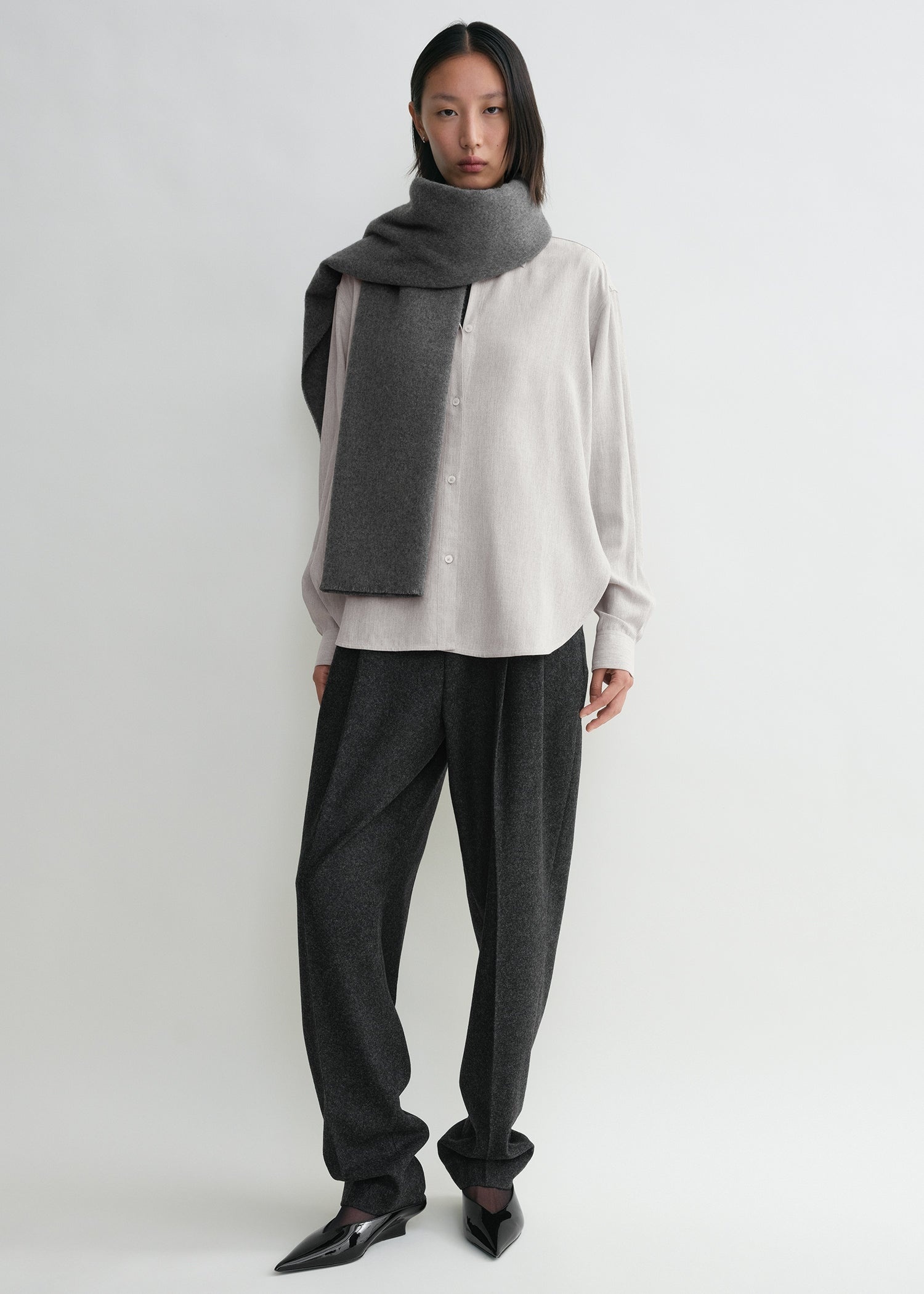 Wide classic wool scarf mid grey - 4