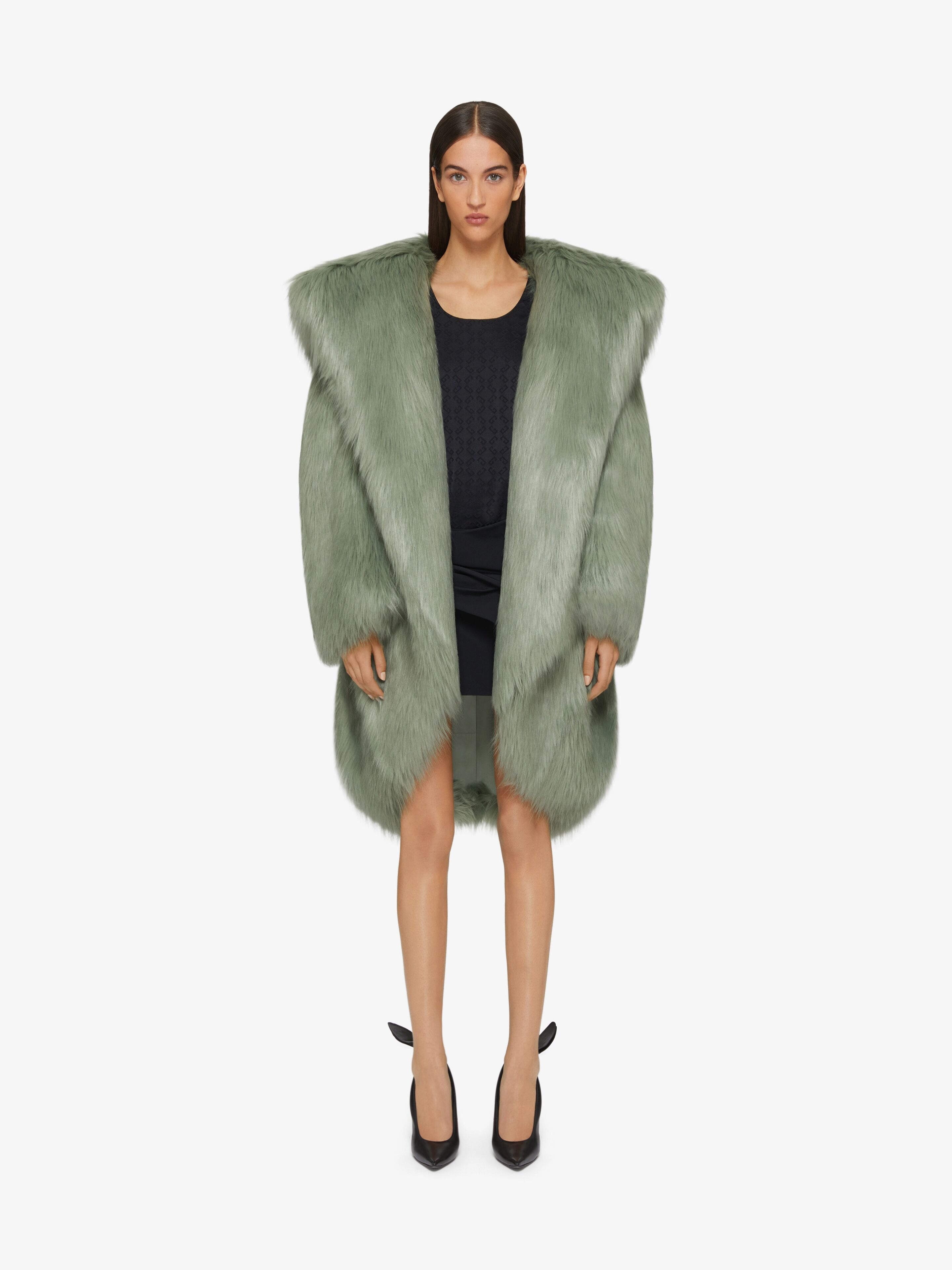 OVERSIZED COAT IN FAUX FUR - 2