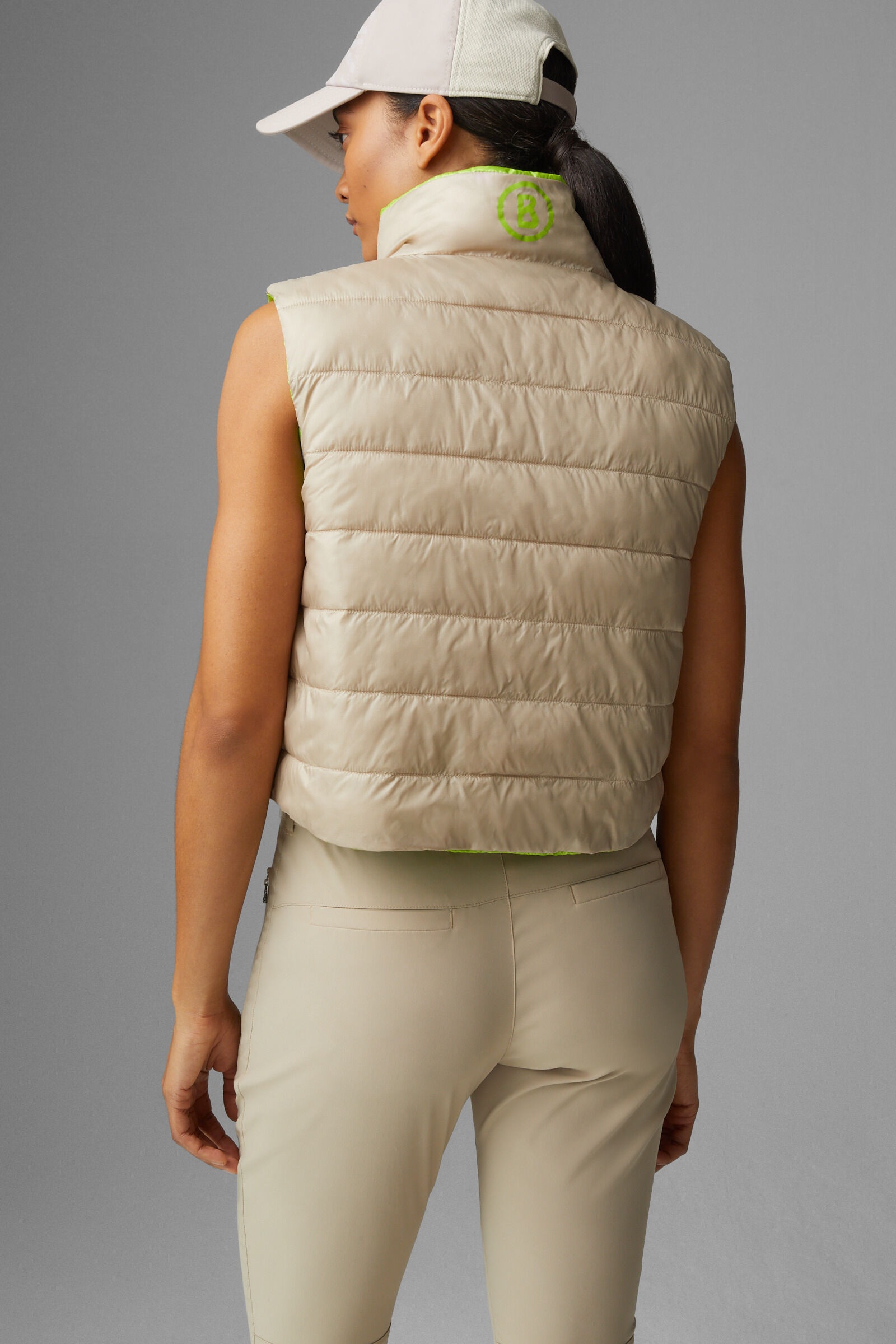 Aliah Reversible quilted waistcoat in Beige/Light green - 3