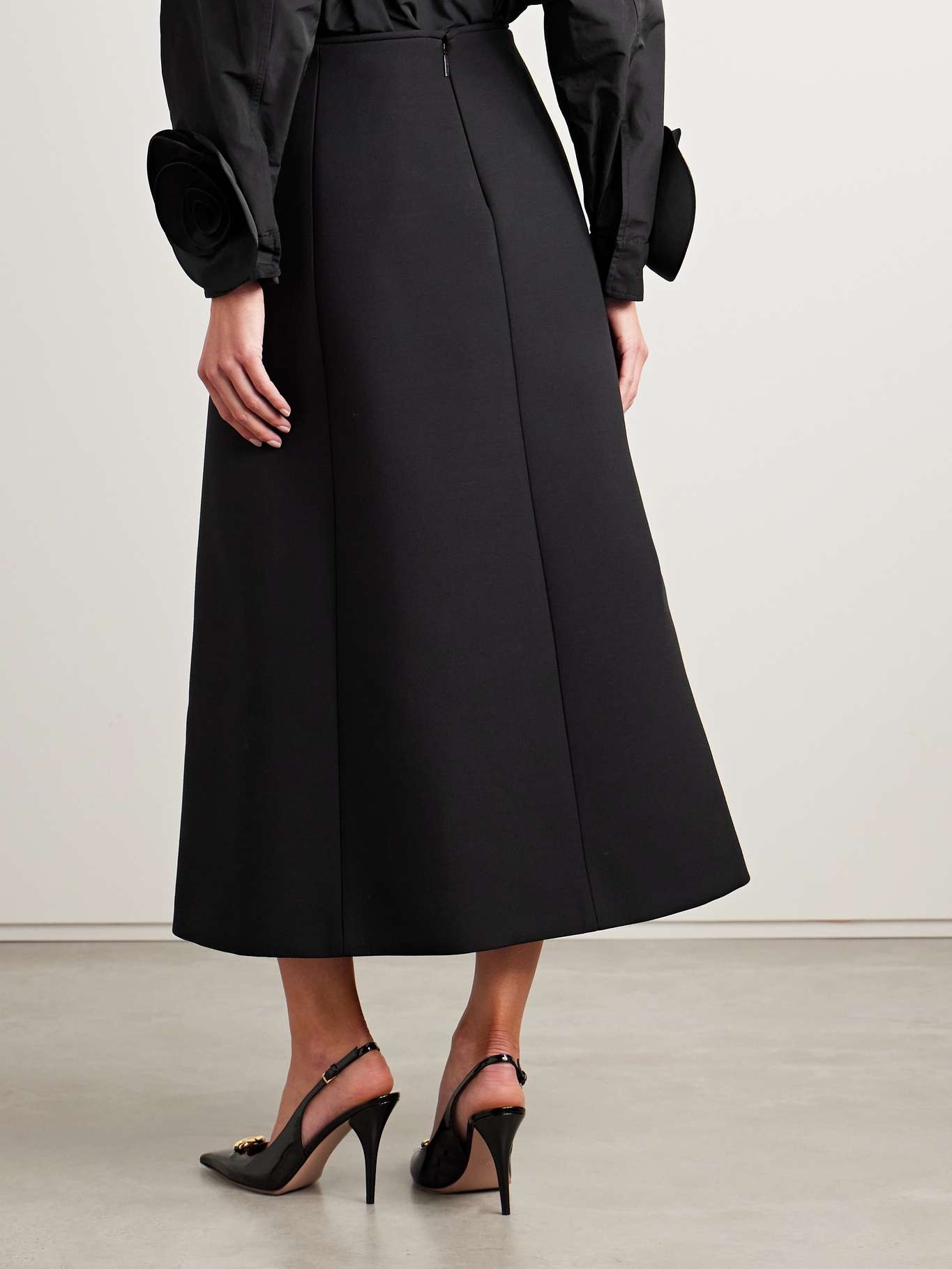 Bow-embellished wool and silk-blend crepe midi skirt - 3