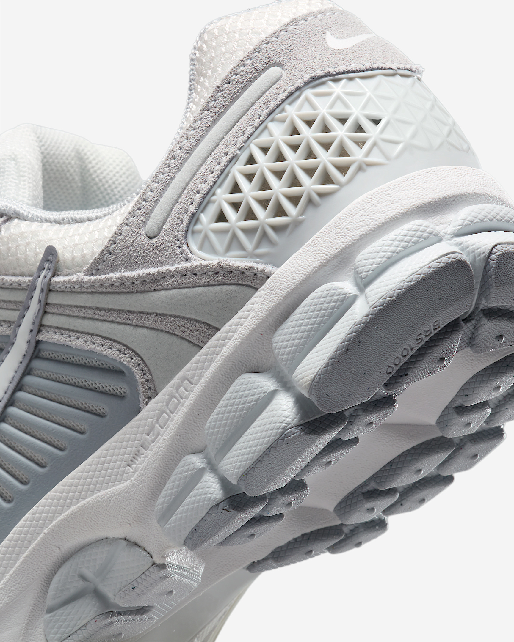 Nike Zoom Vomero 5 Women's Shoe - 8