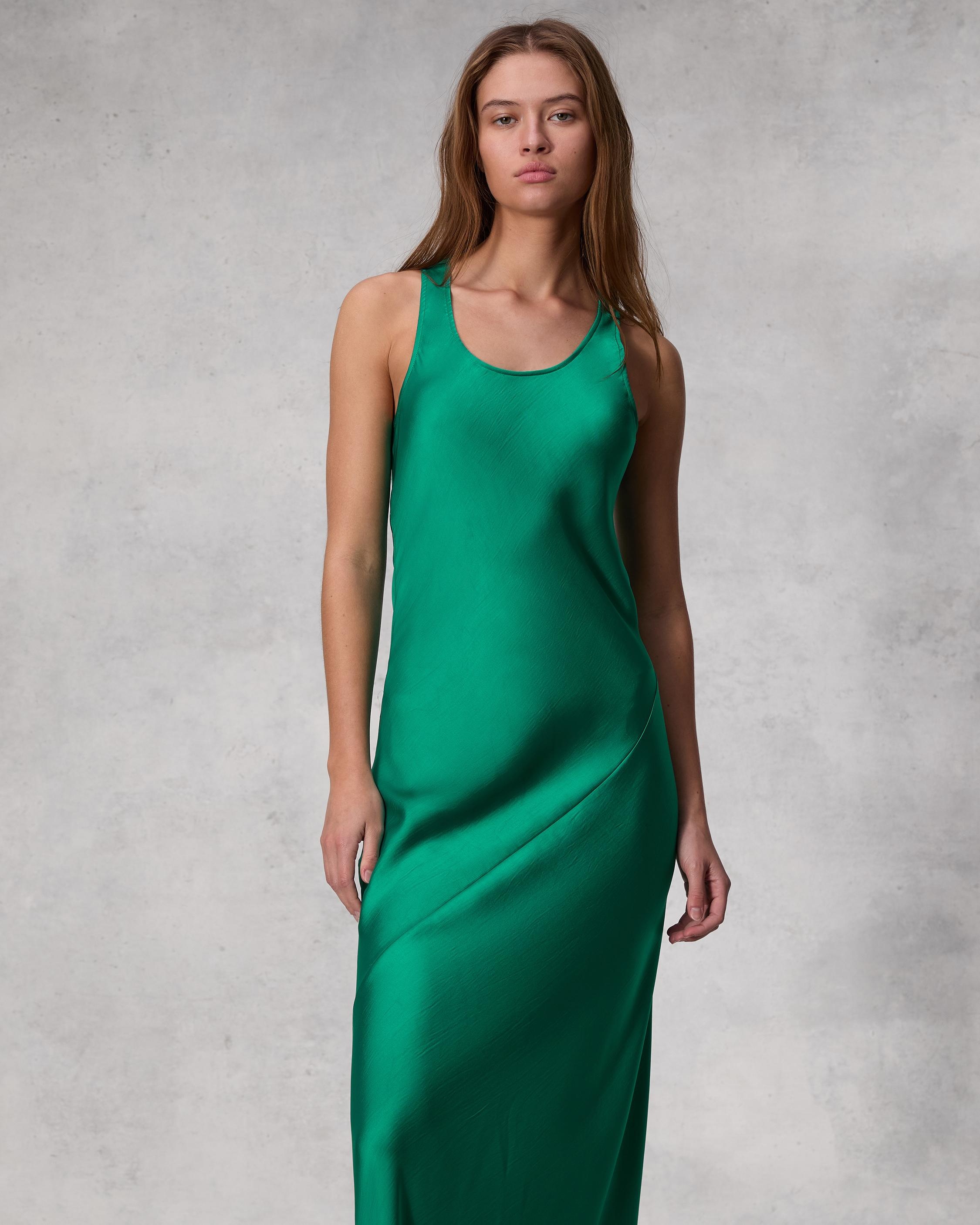 Daisy Satin Dress
Maxi - 6
