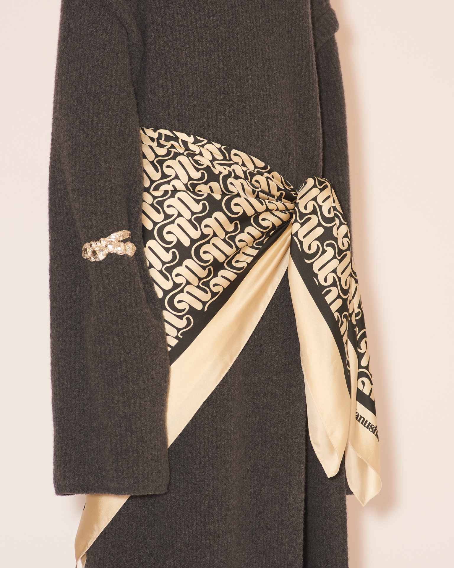 MIANI - Silk printed scarf - Art nouveau camel - 2