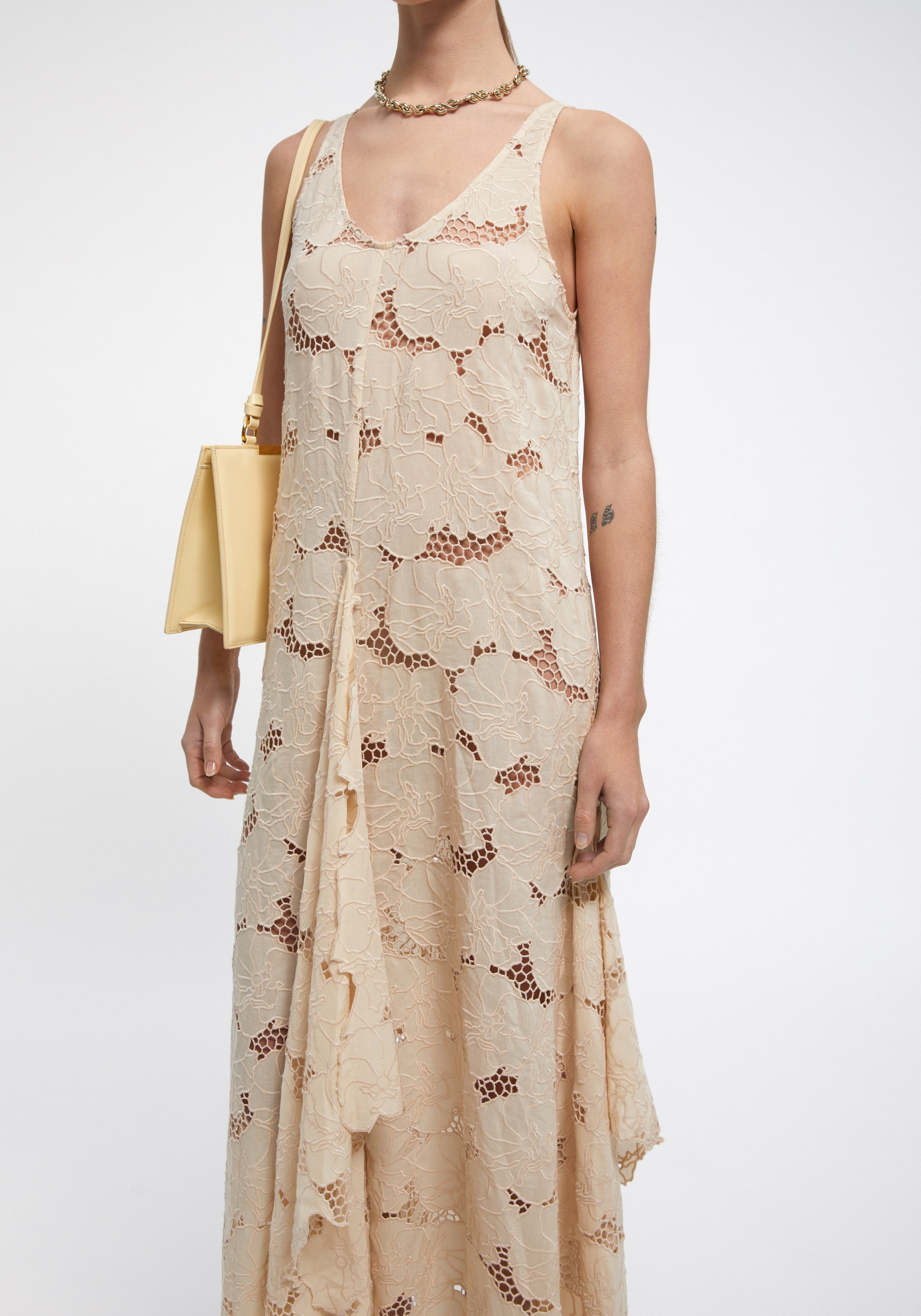 REEF
Lace fluted maxi dress - 4
