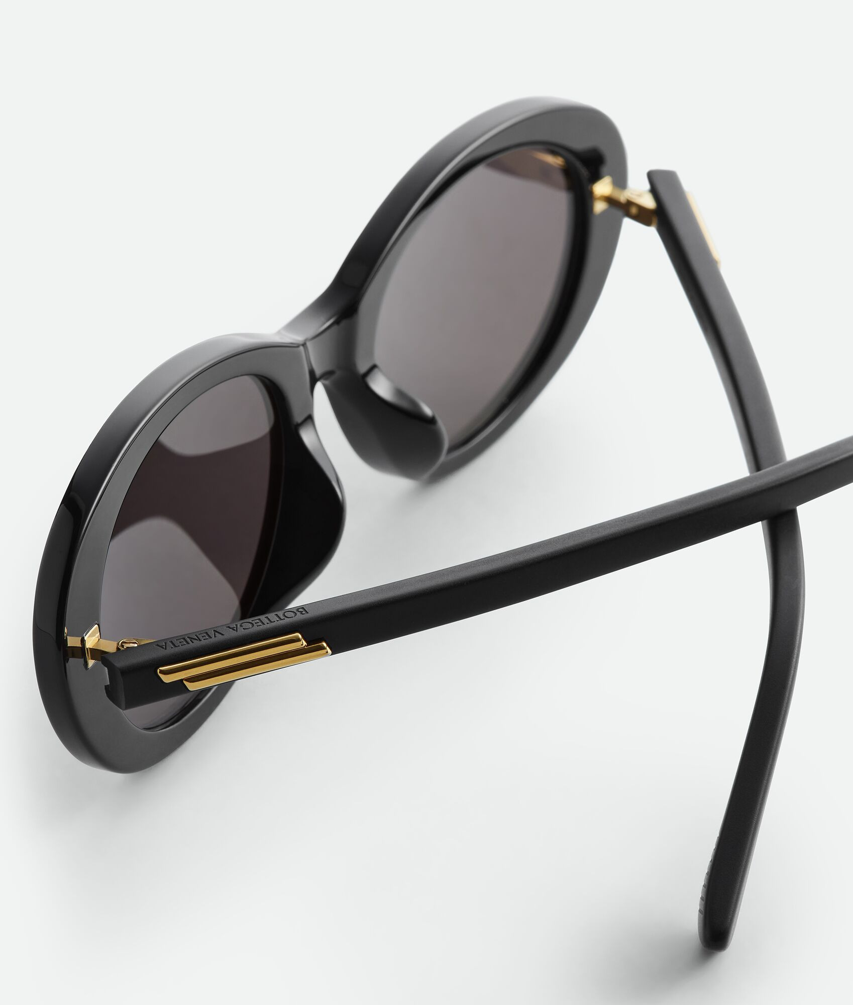 Classic Oval Sunglasses - 3