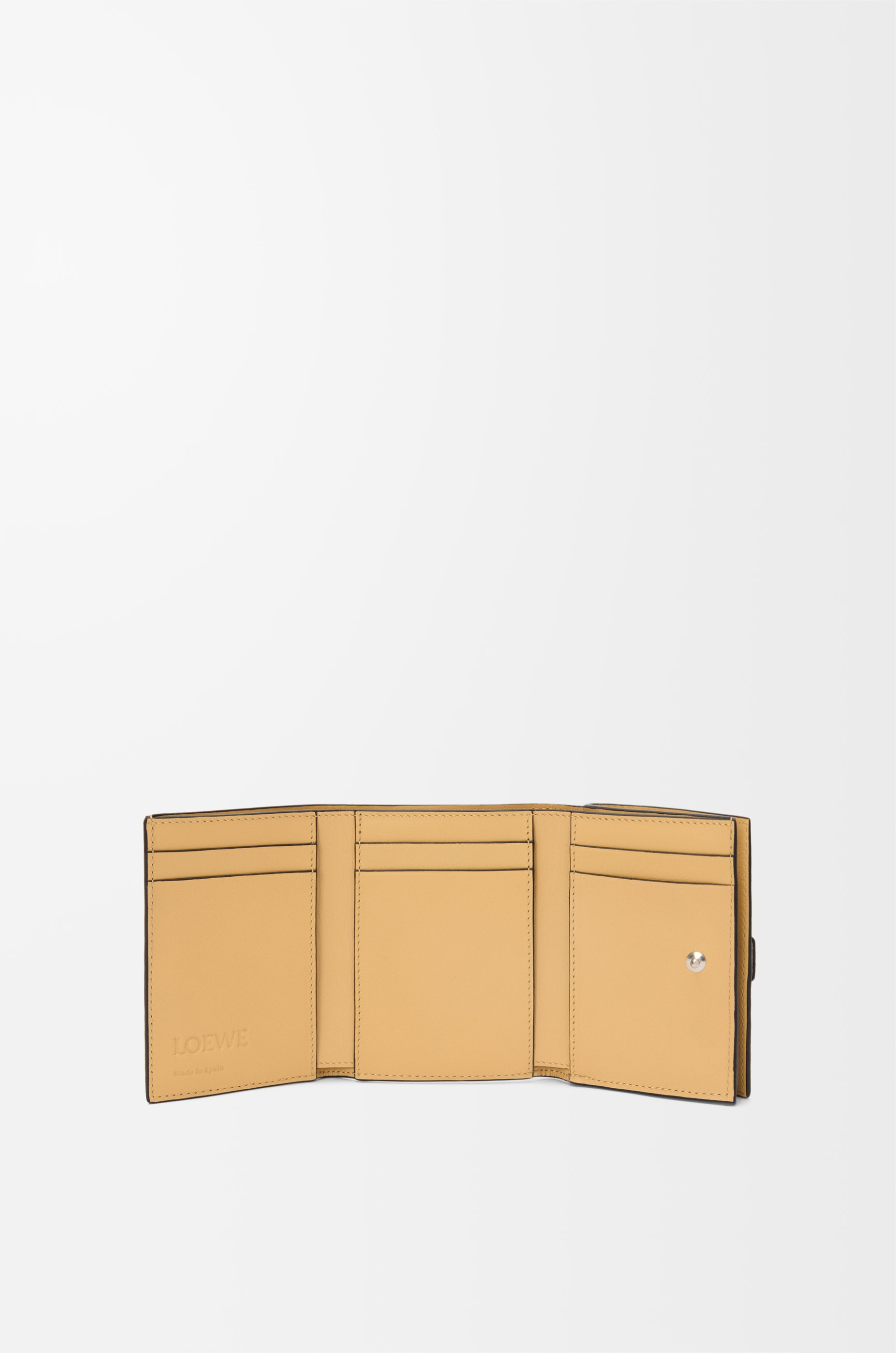 Trifold wallet in soft grained calfskin - 2