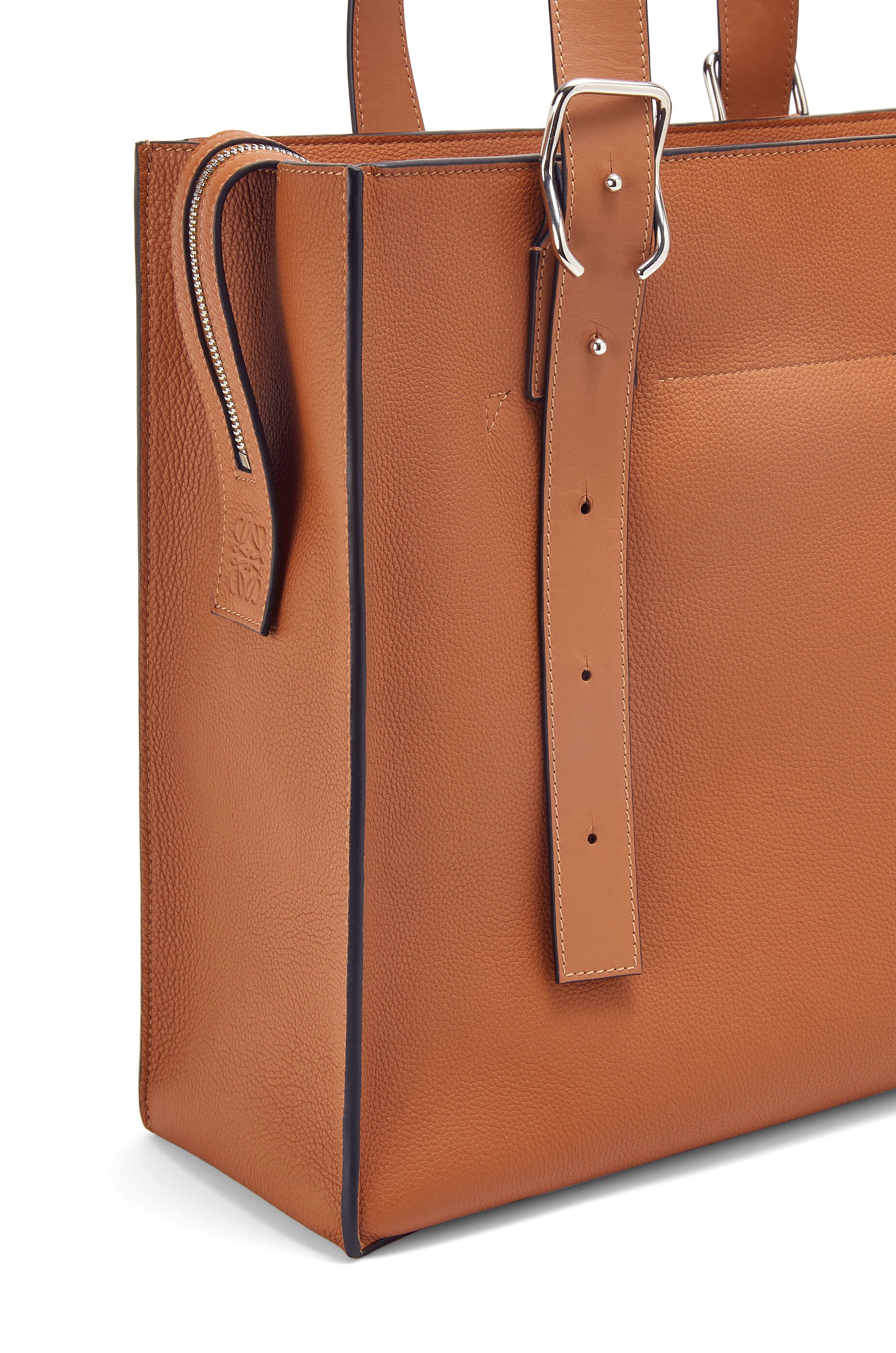 Buckle Zip tote in soft grained calfskin - 5