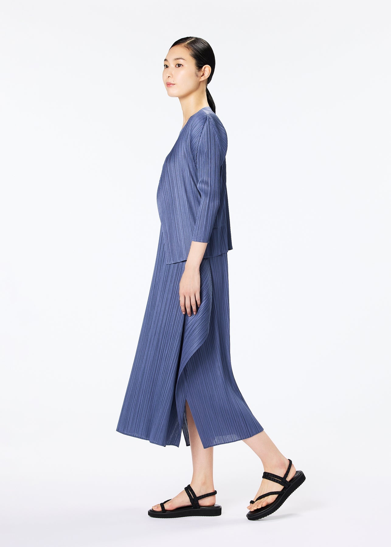 MONTHLY COLORS : JUNE CARDIGAN - 3