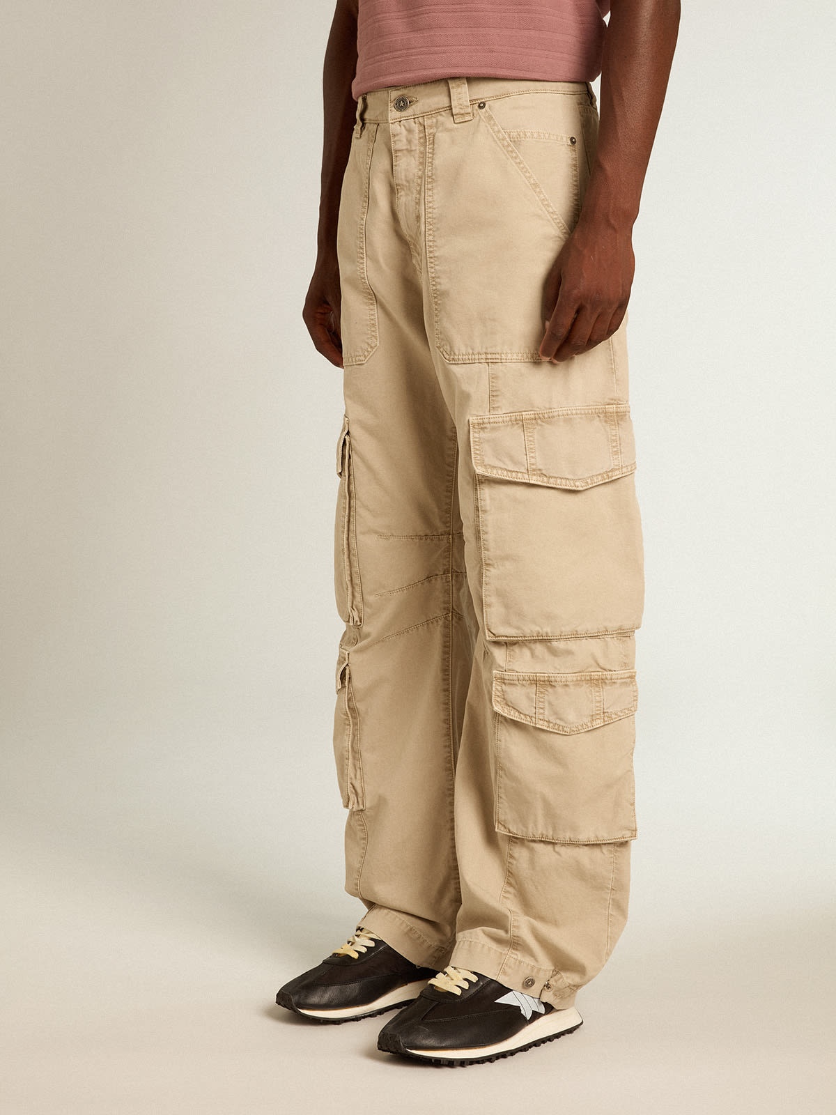 Men's khaki-colored cotton cargo pants - 2