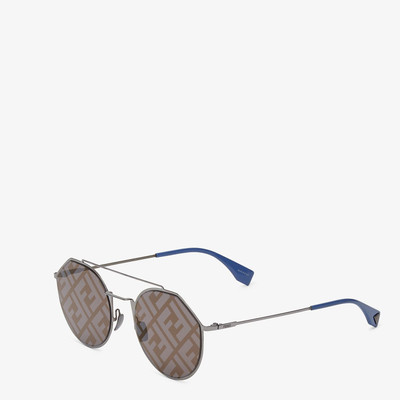 FENDI Gray sunglasses outlook