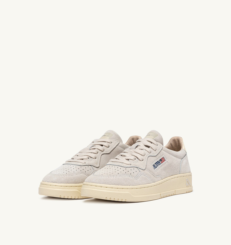 AUTRY MEDALIST LOW SNEAKERS IN MARBLE AND OFF WHITE SUEDE outlook