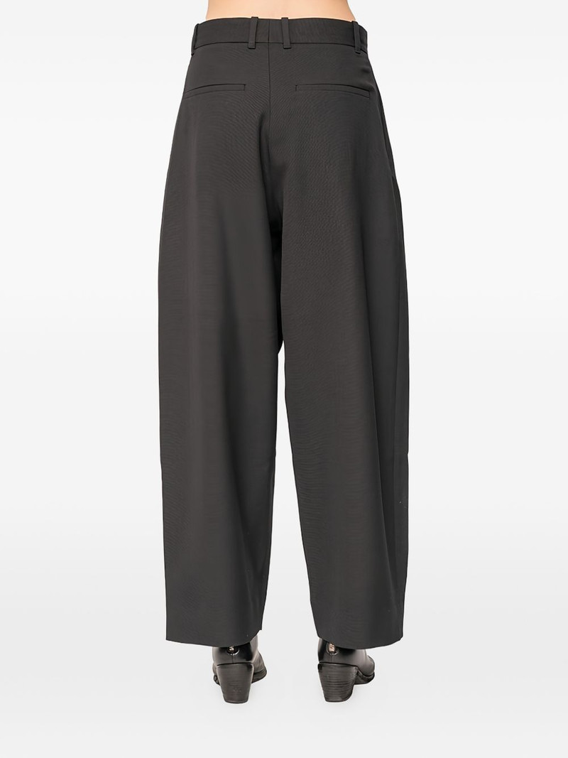 Line pleat-detail trousers 3