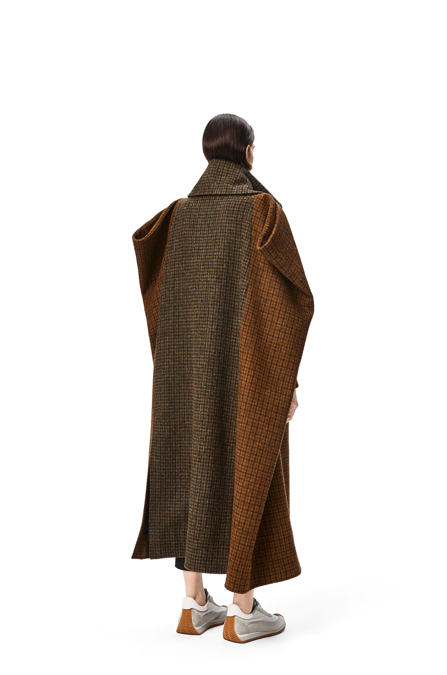 Houndstooth cape coat in wool and viscose - 4