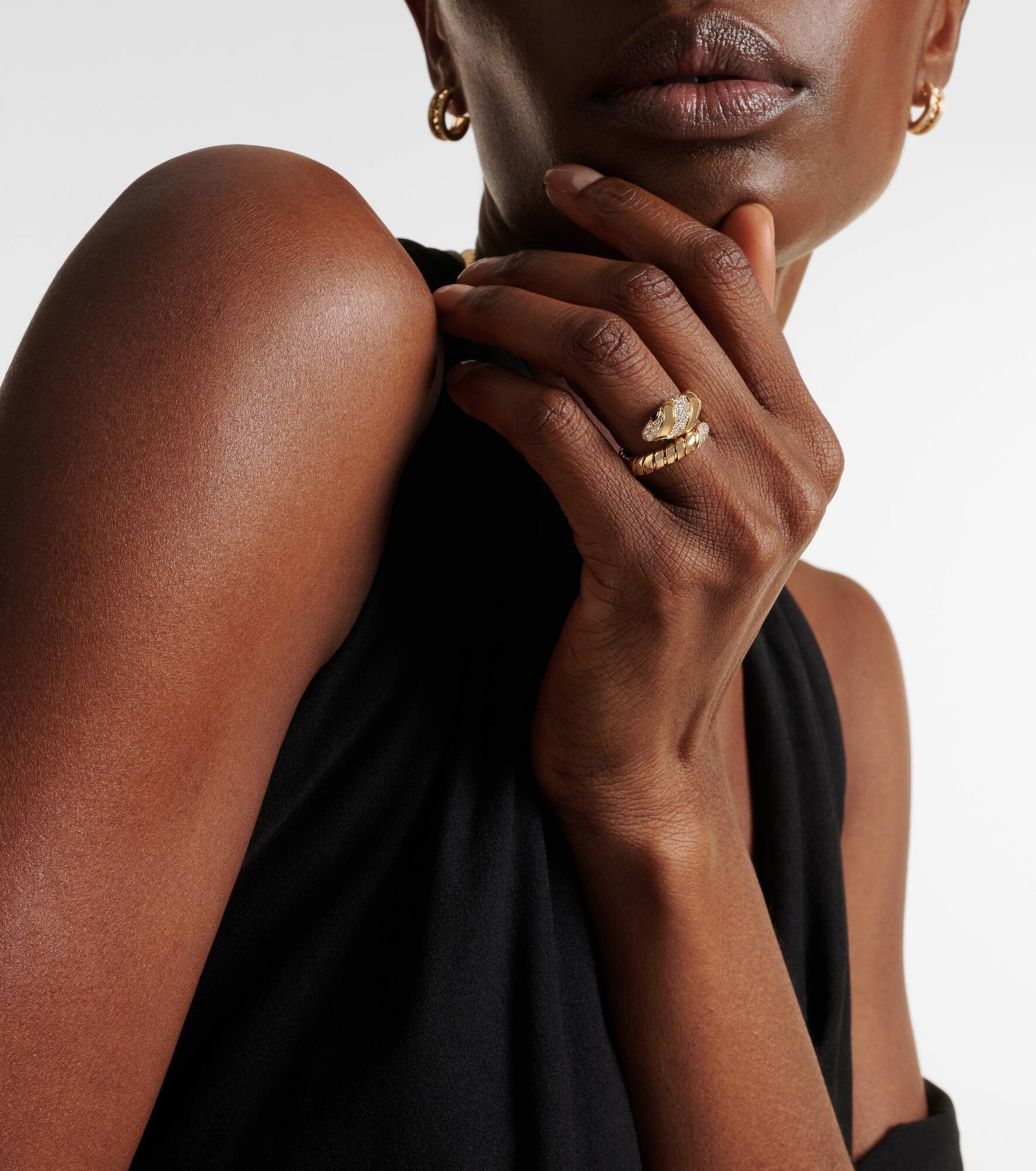 Serpenti Tubogas 18kt ring with diamonds and onyx - 5