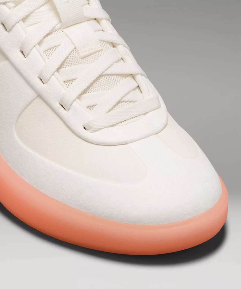 cityverse Women's Sneaker 8