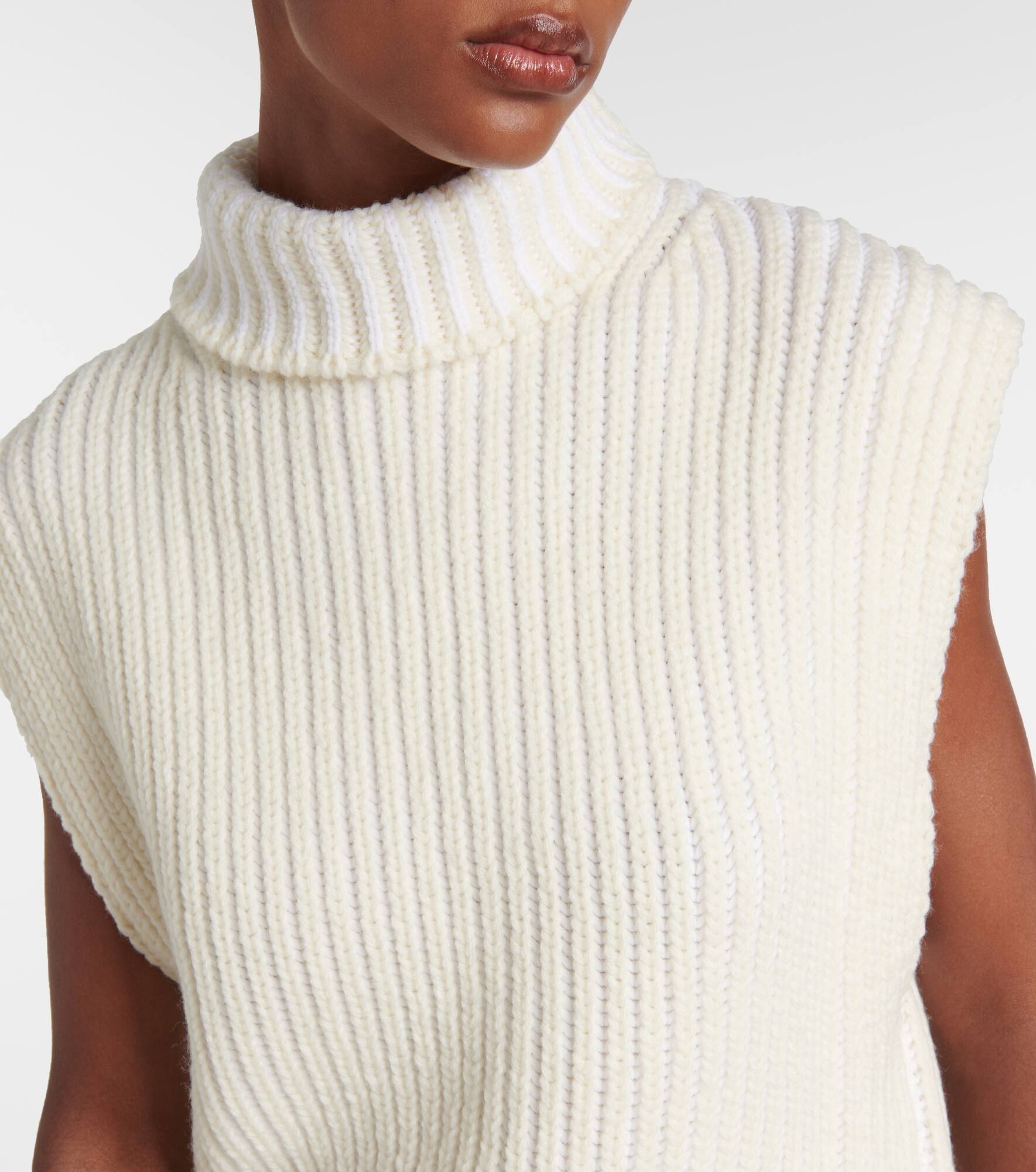 Ribbed-knit turtleneck sweater vest - 4