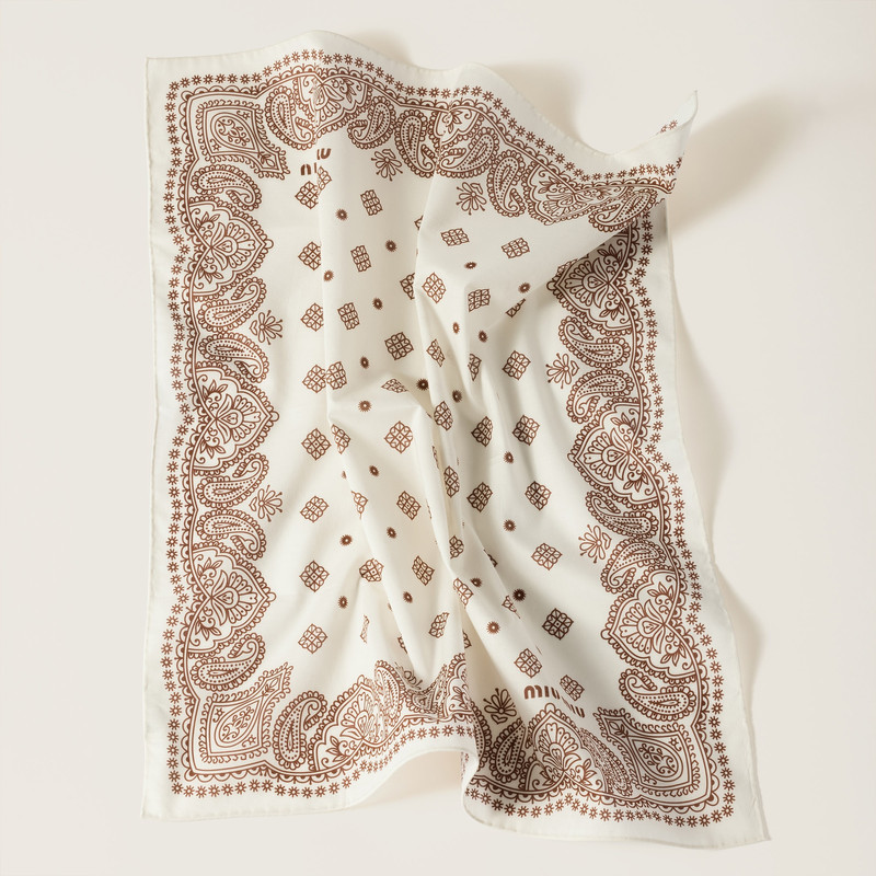 Printed poplin scarf 3