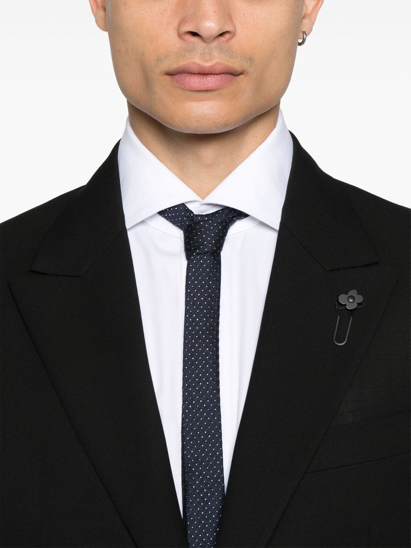 single-breasted suit 4