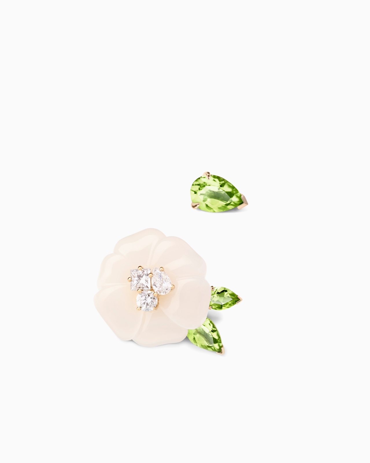BLANCHE 18K GOLD EARRINGS WITH WHITE AGATE, DIAMONDS AND PERIDOT - 2