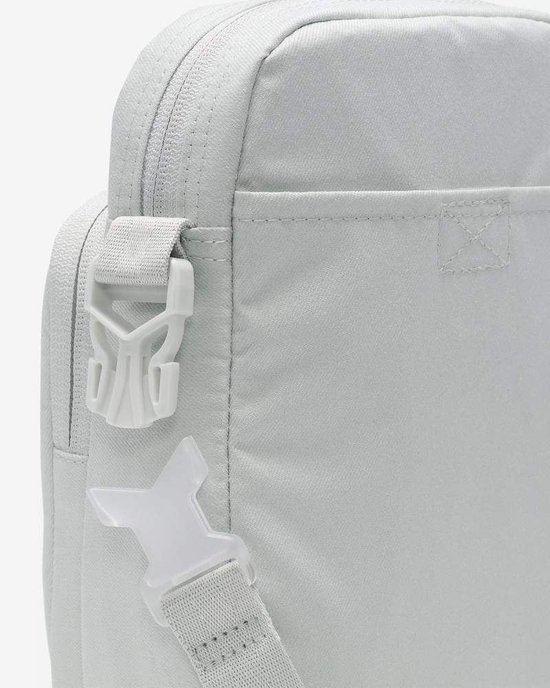 Nike Elemental Premium Crossbody Bag (4L) 8