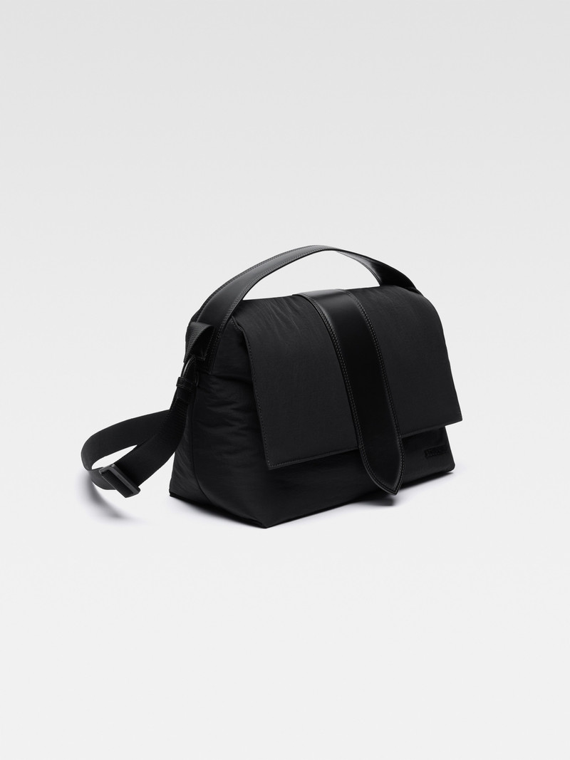 JACQUEMUS Le Messenger Bambino outlook