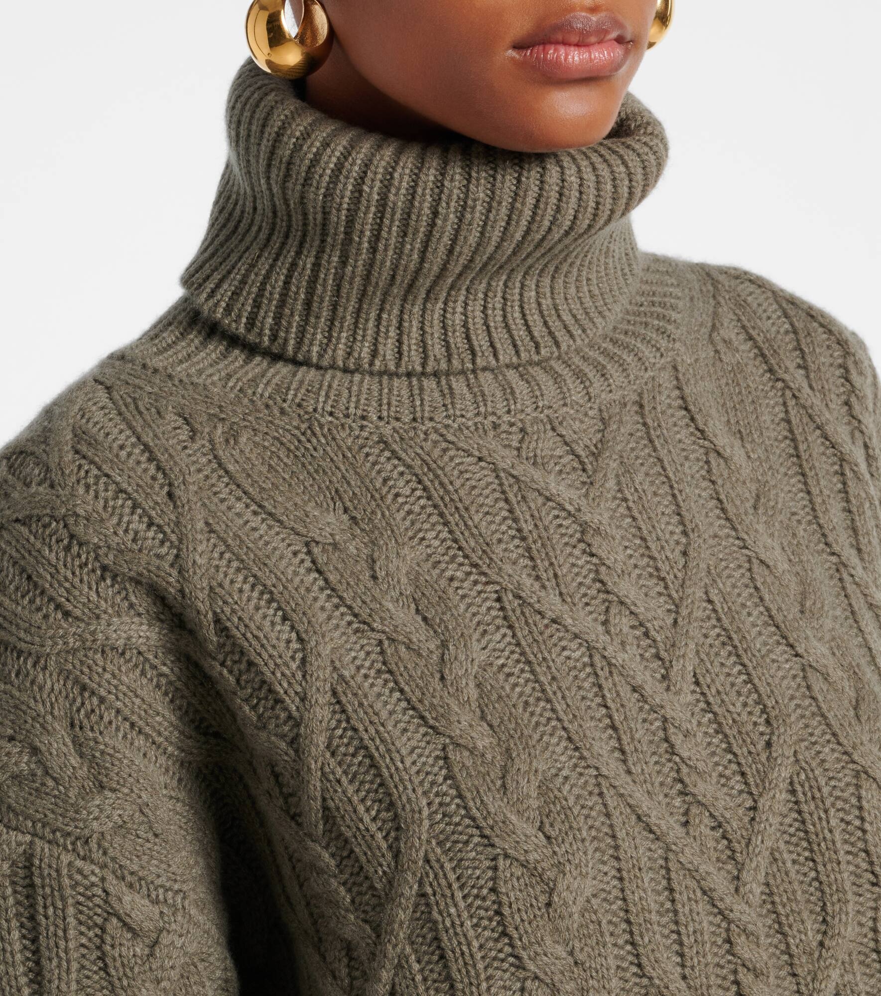 Gigi cable-knit cashmere turtleneck sweater - 5