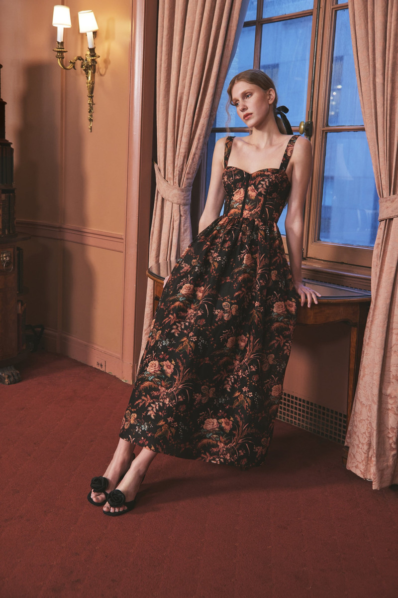 Cara Cara Pheobe Midi Dress
Bustier Romance, Puffed to Perfection outlook