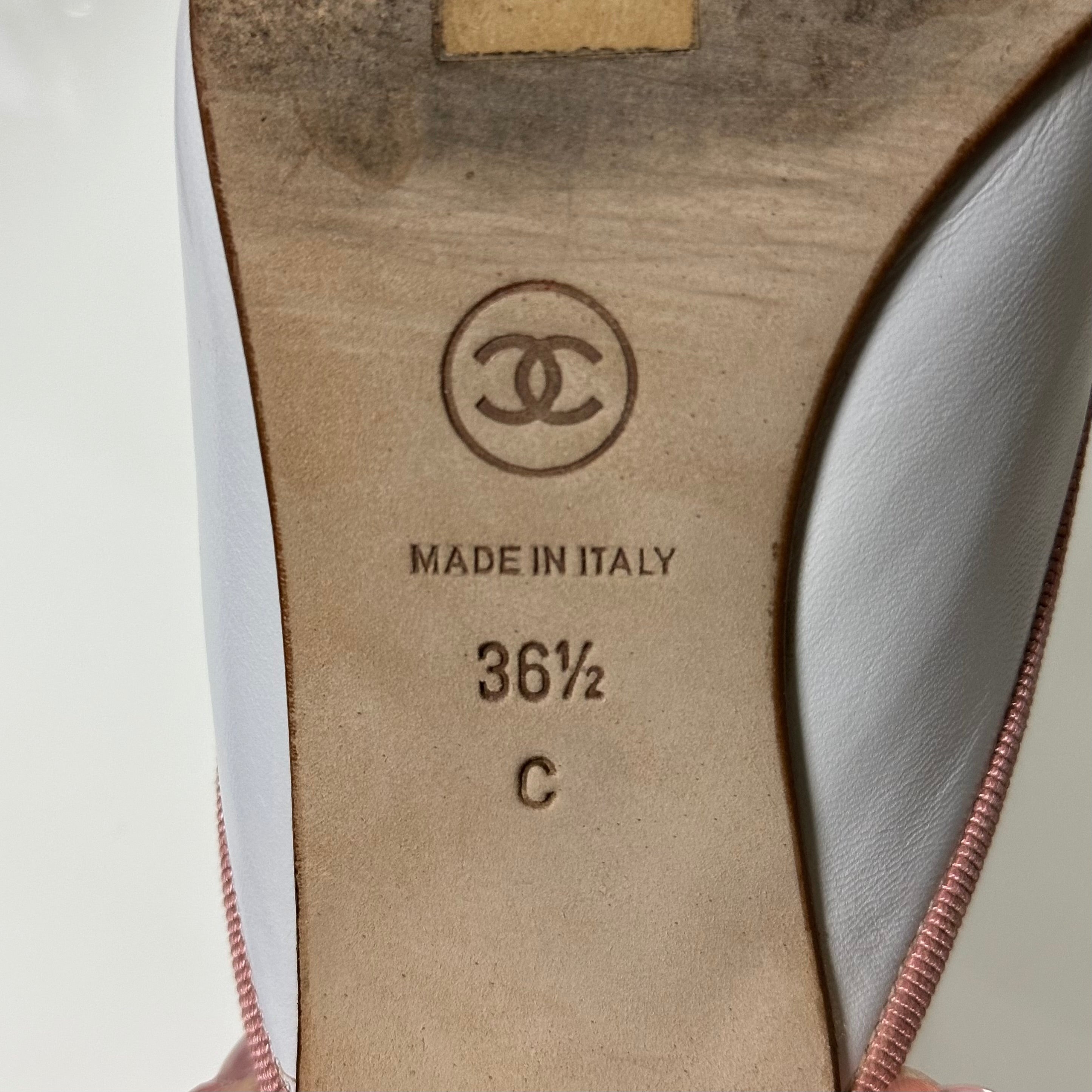 CHANEL Vintage CC Logo Ribbon Pointed Toe Bow Mule Heels - 7