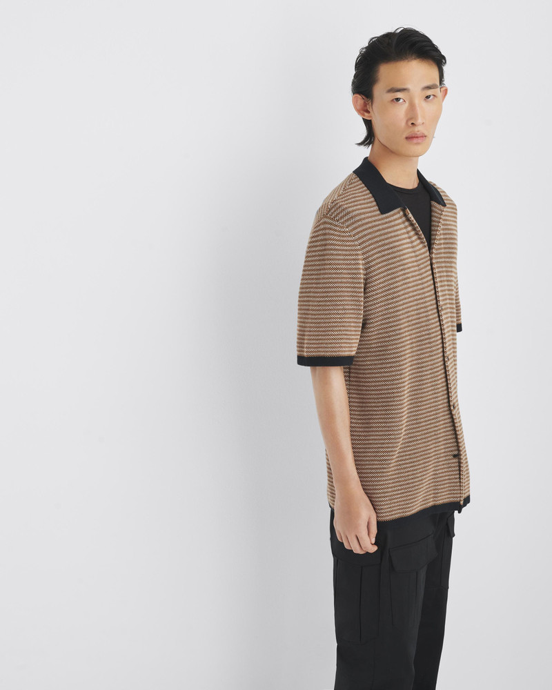 Felix Cotton Shirt
Classic Fit Button Down 2