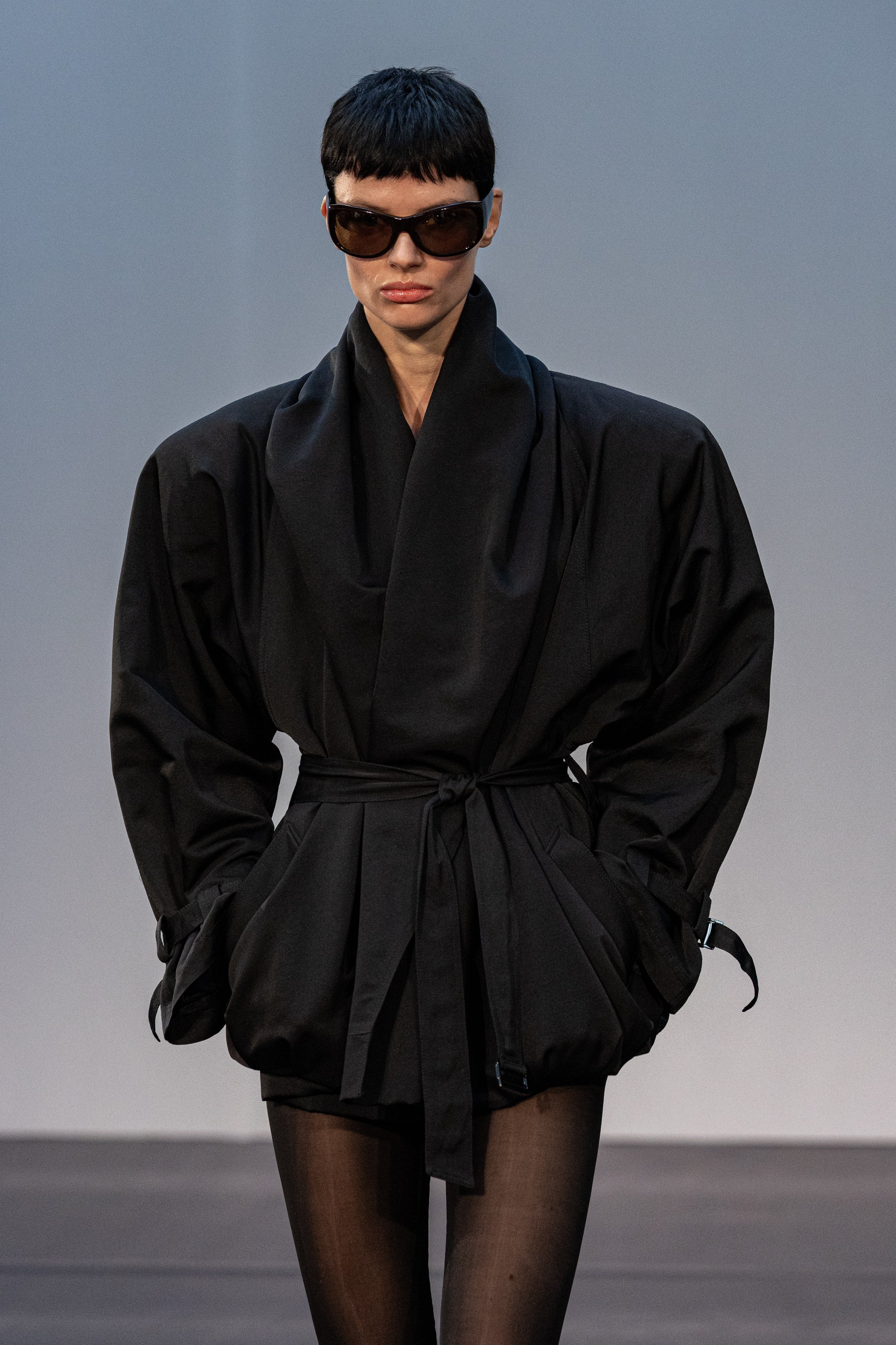 Draped collar cotton and silk jacket in black - 4