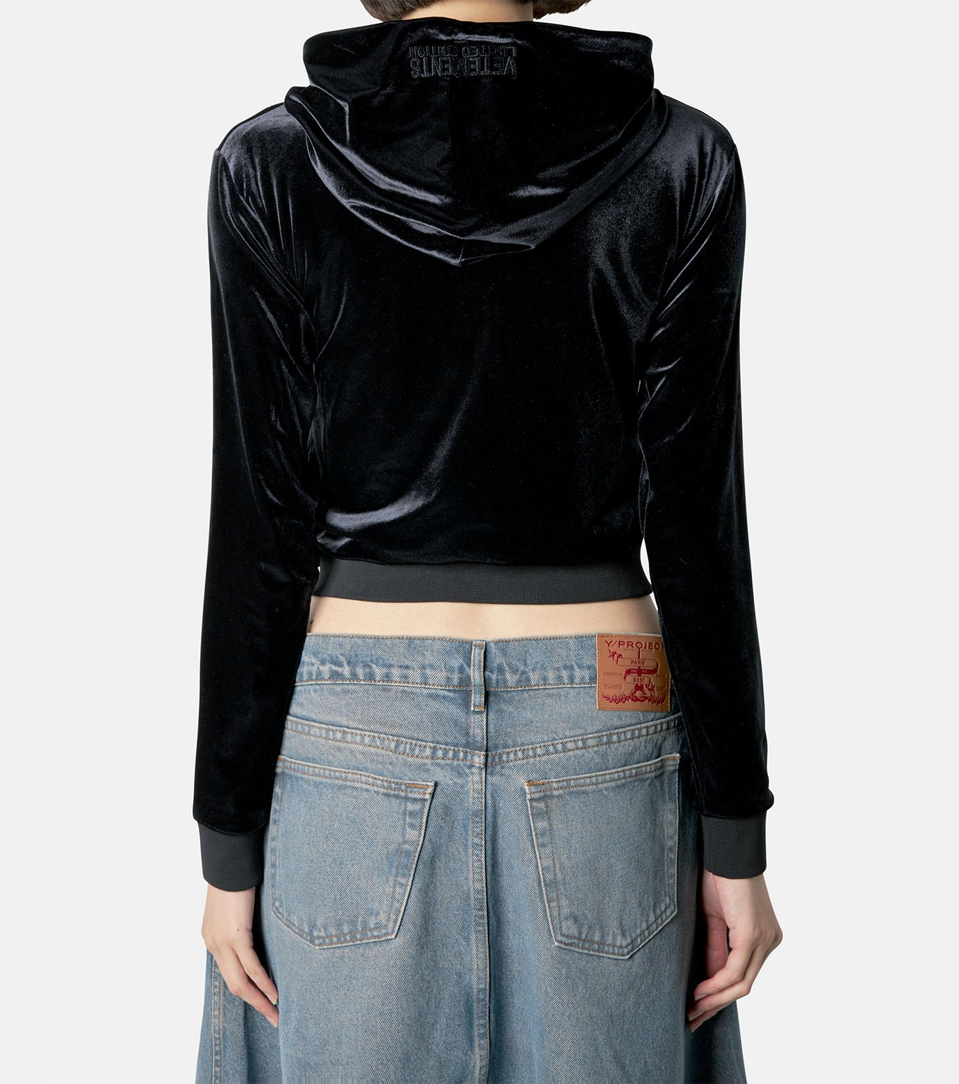 Fitted Zip-Up Velvet Hoodie - 3