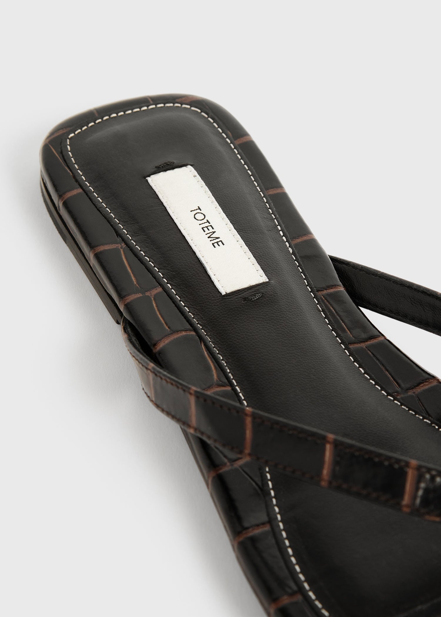 Croco-embossed flip flops dark brown - 6