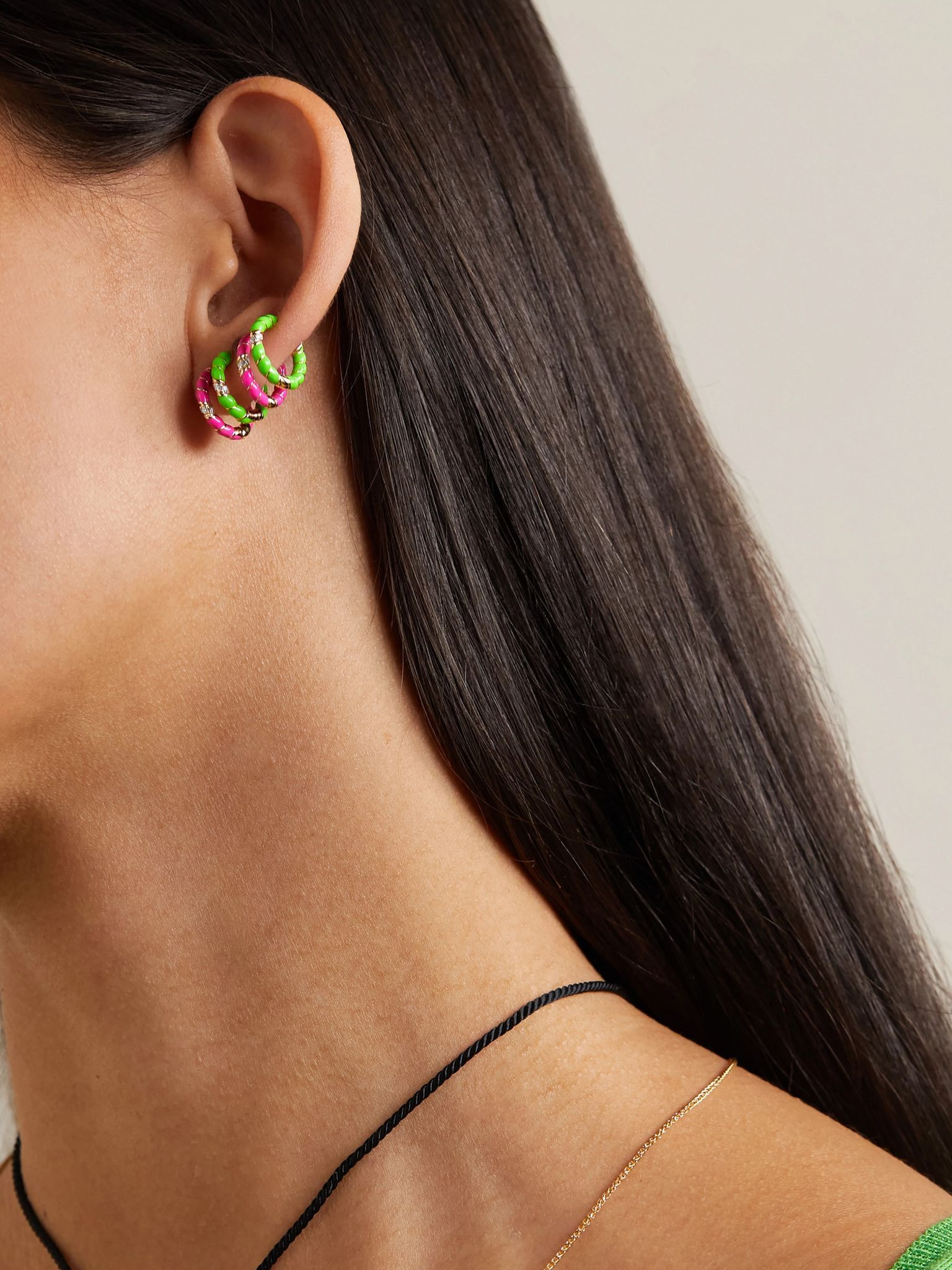 9-karat gold, enamel and diamond hoop earrings Green - 6