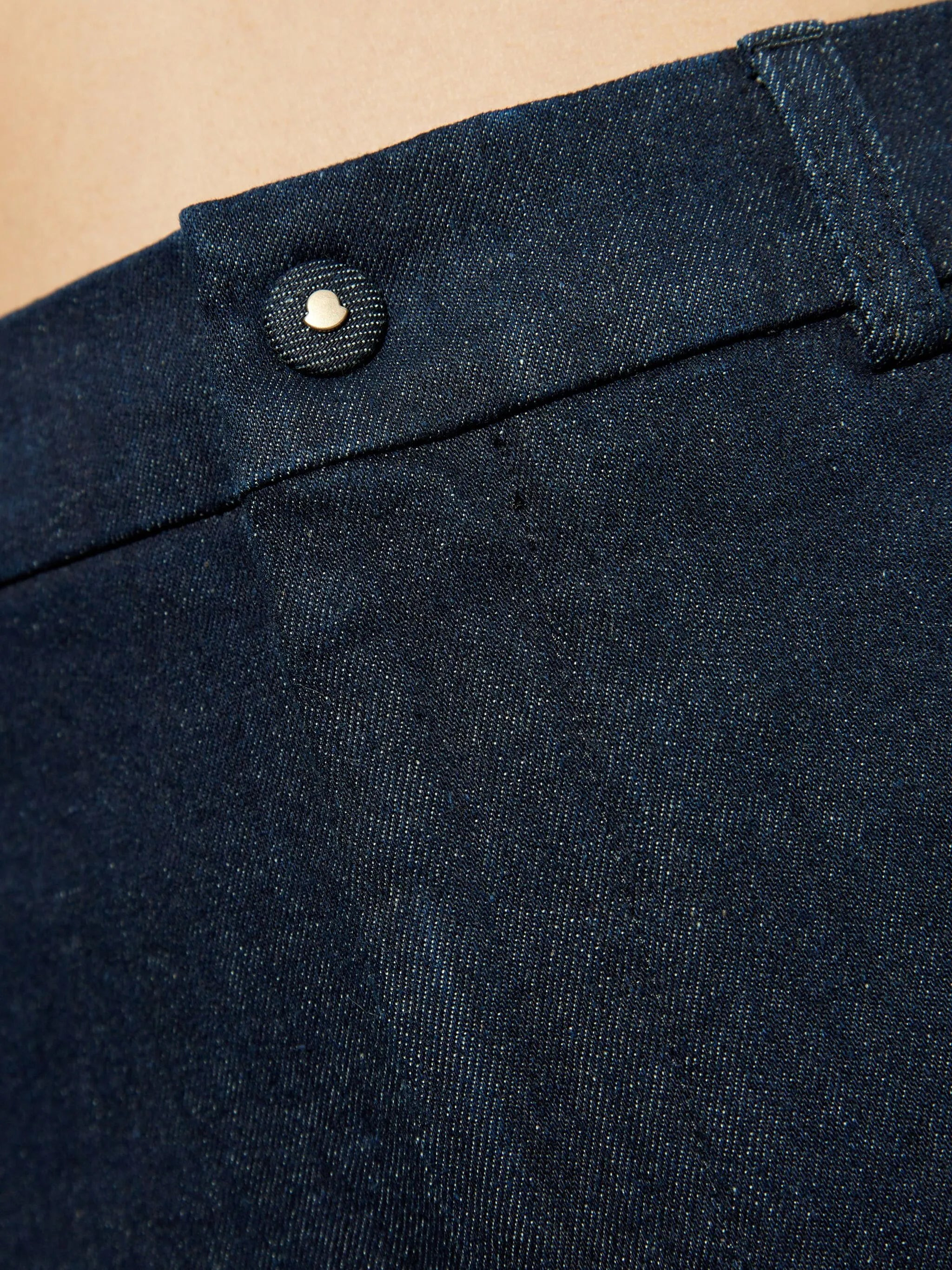 high-waisted jeans - 5