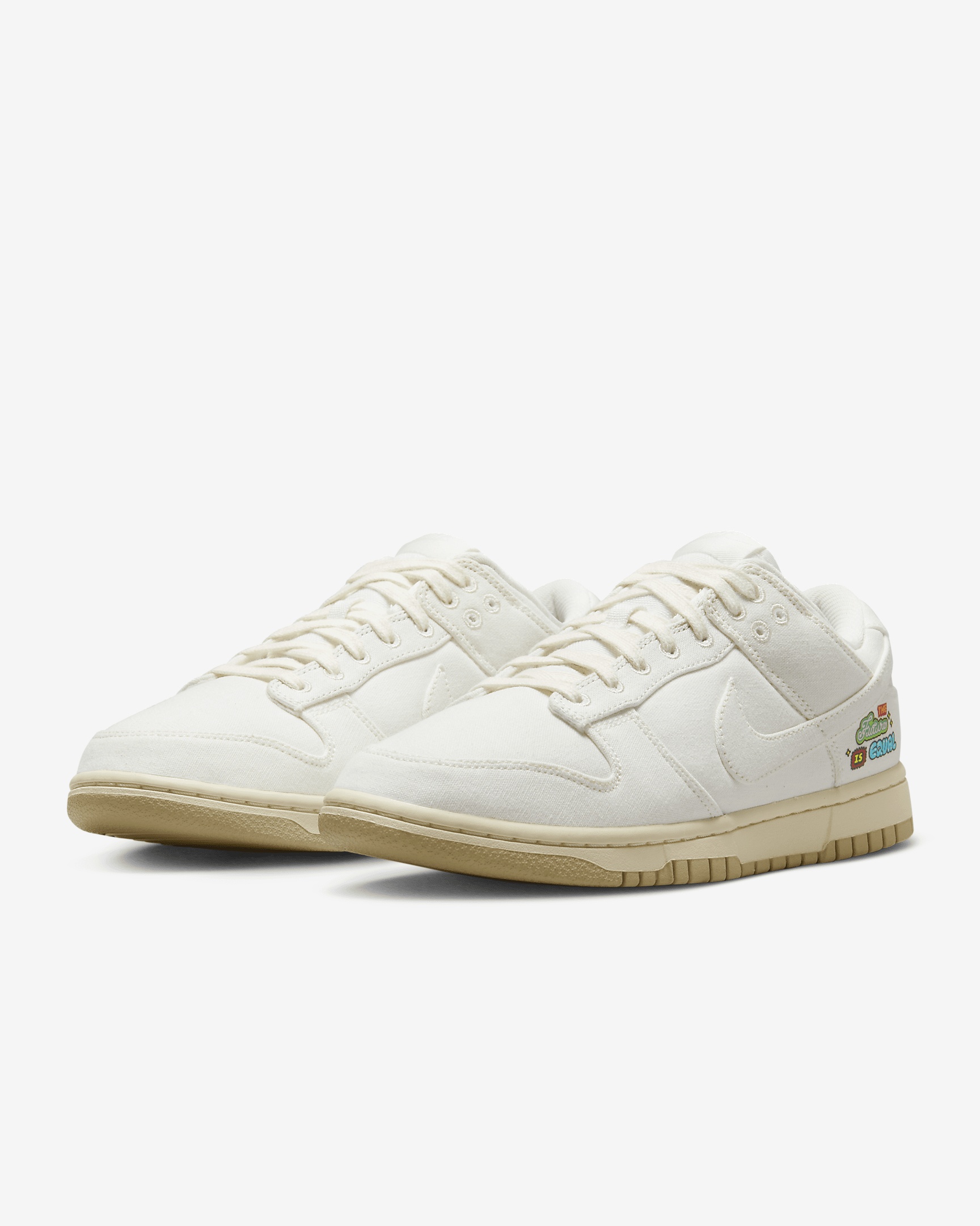 Nike Women's Dunk Low SE Shoes - 5