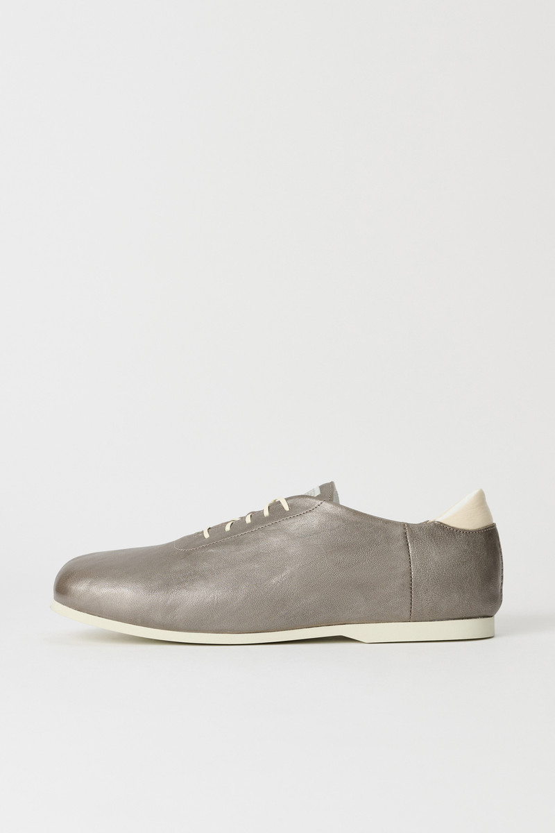 Sneak In Metallic Oyster Sheepskin 1