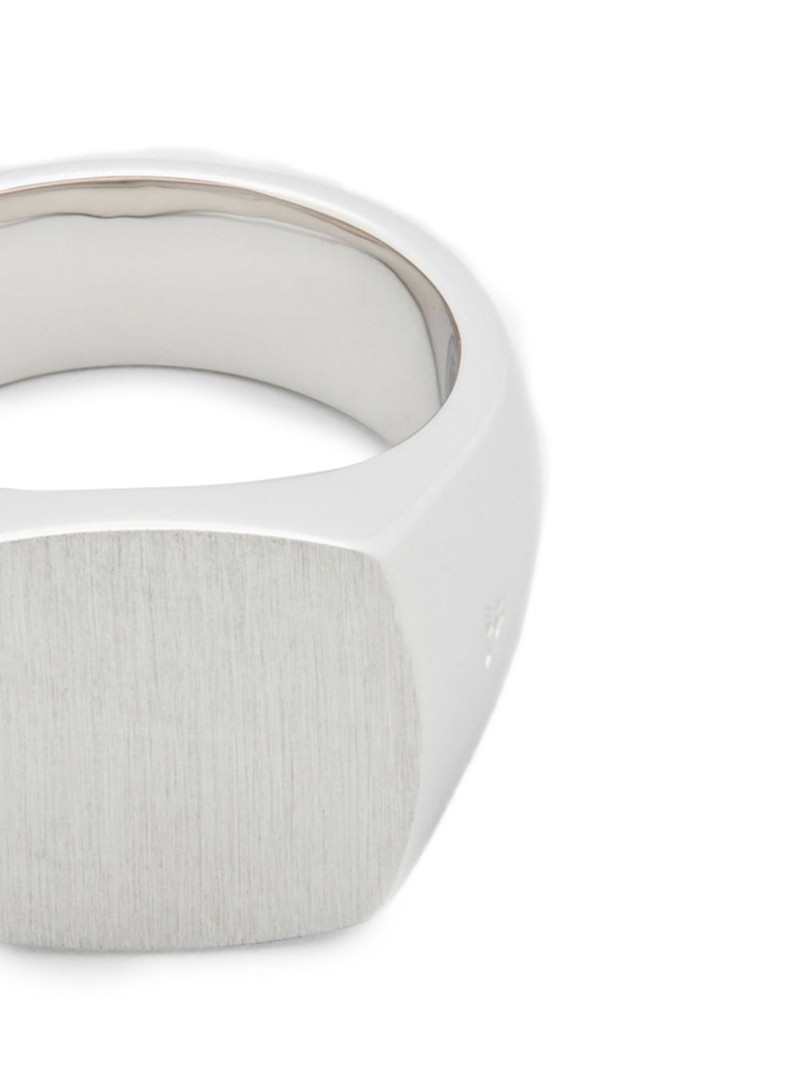 TOM WOOD cushion satin signet ring outlook