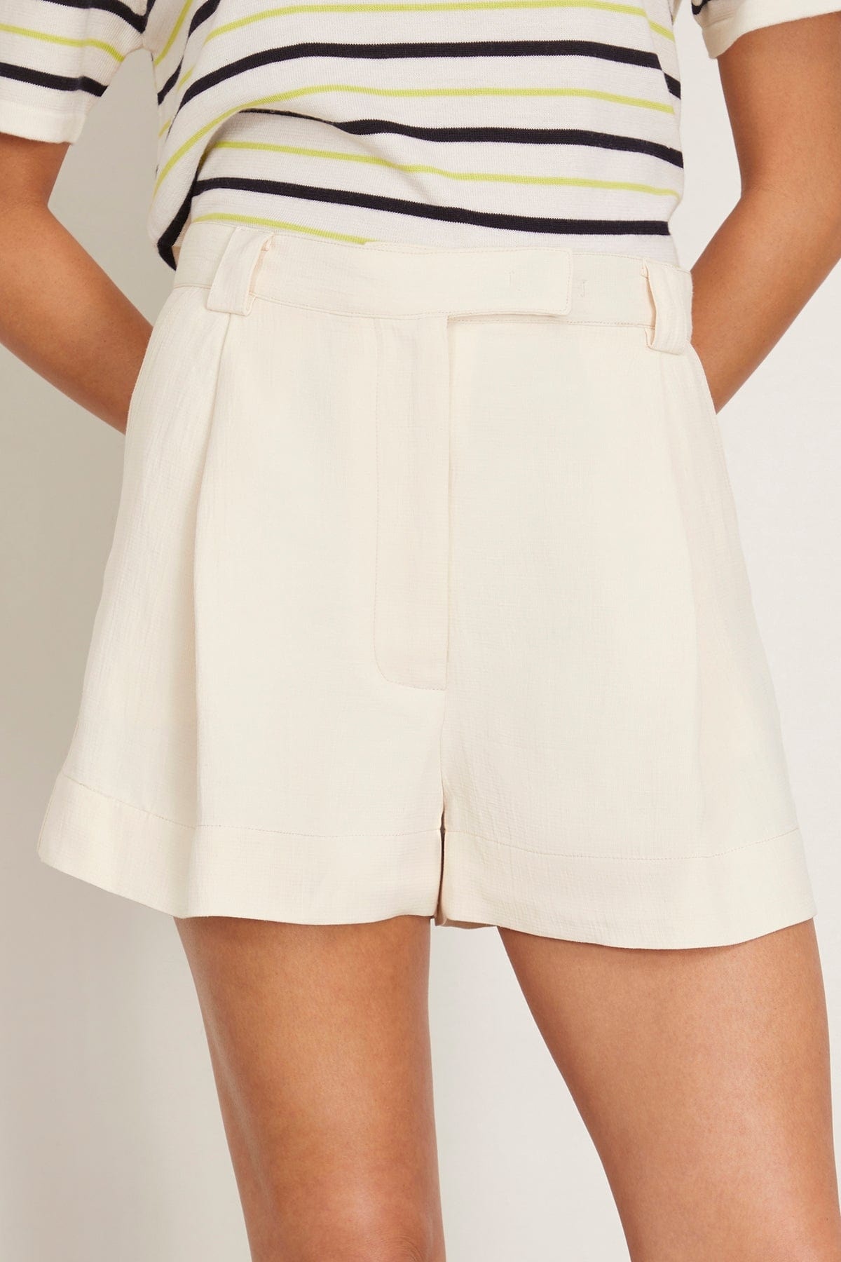 Leo Short in Cream - 3
