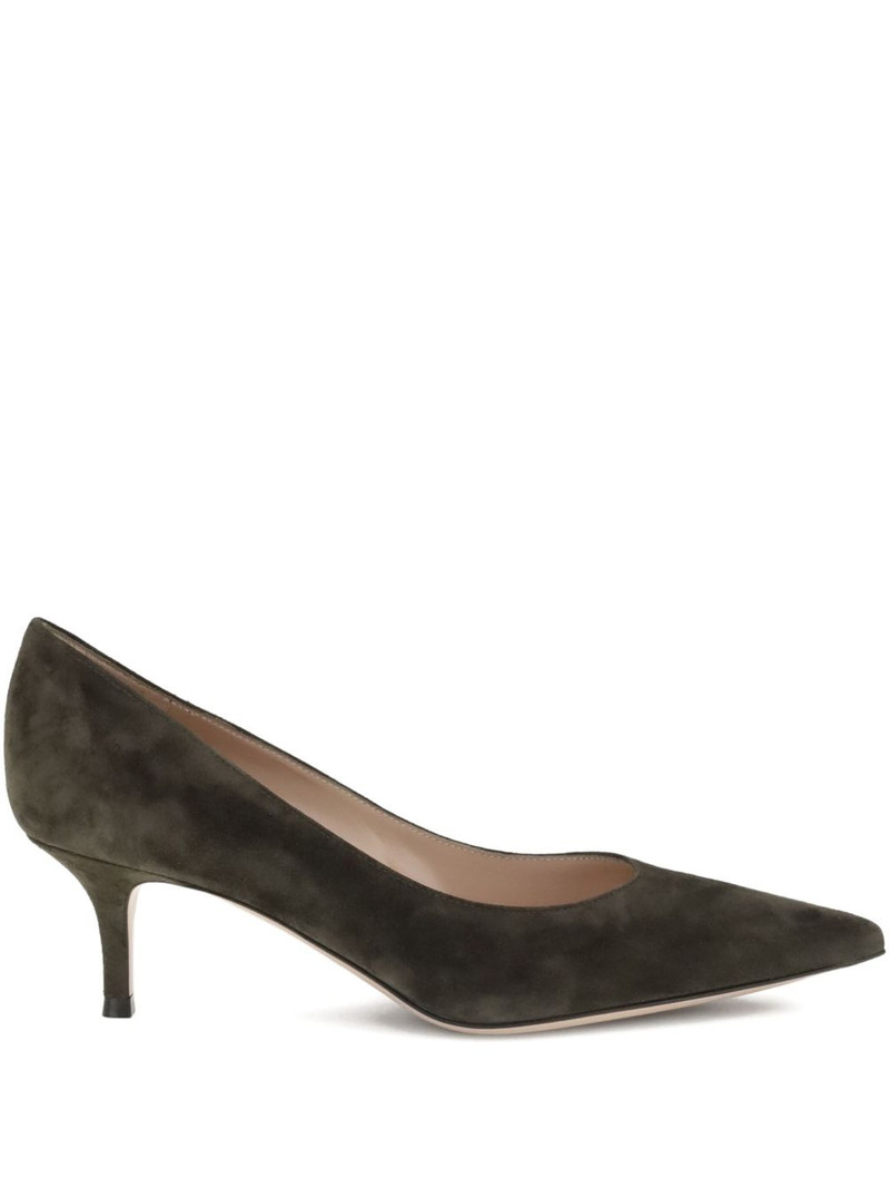 pointed-toe pumps 1