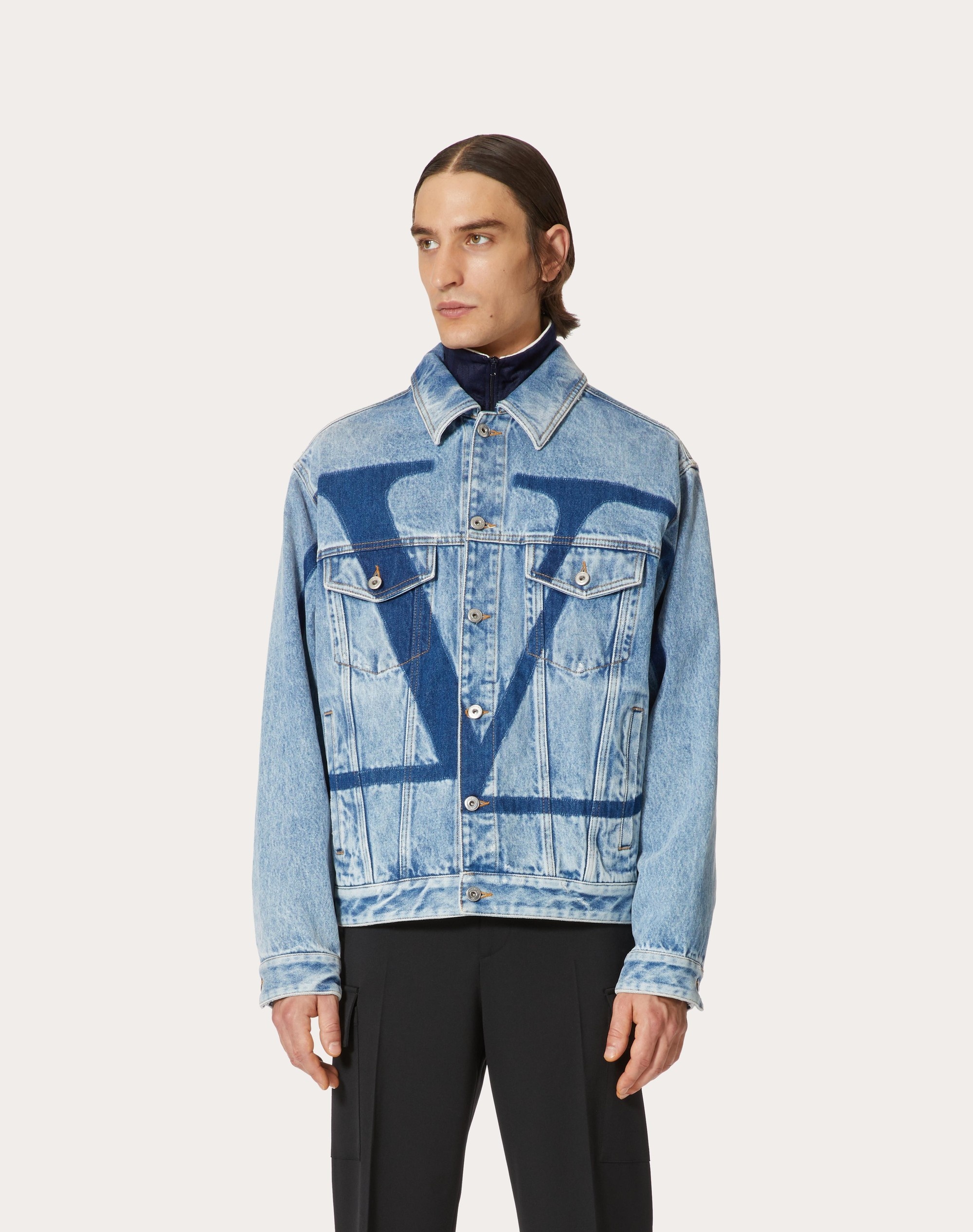 DENIM JACKET WITH VLOGO SIGNATURE PRINT - 3
