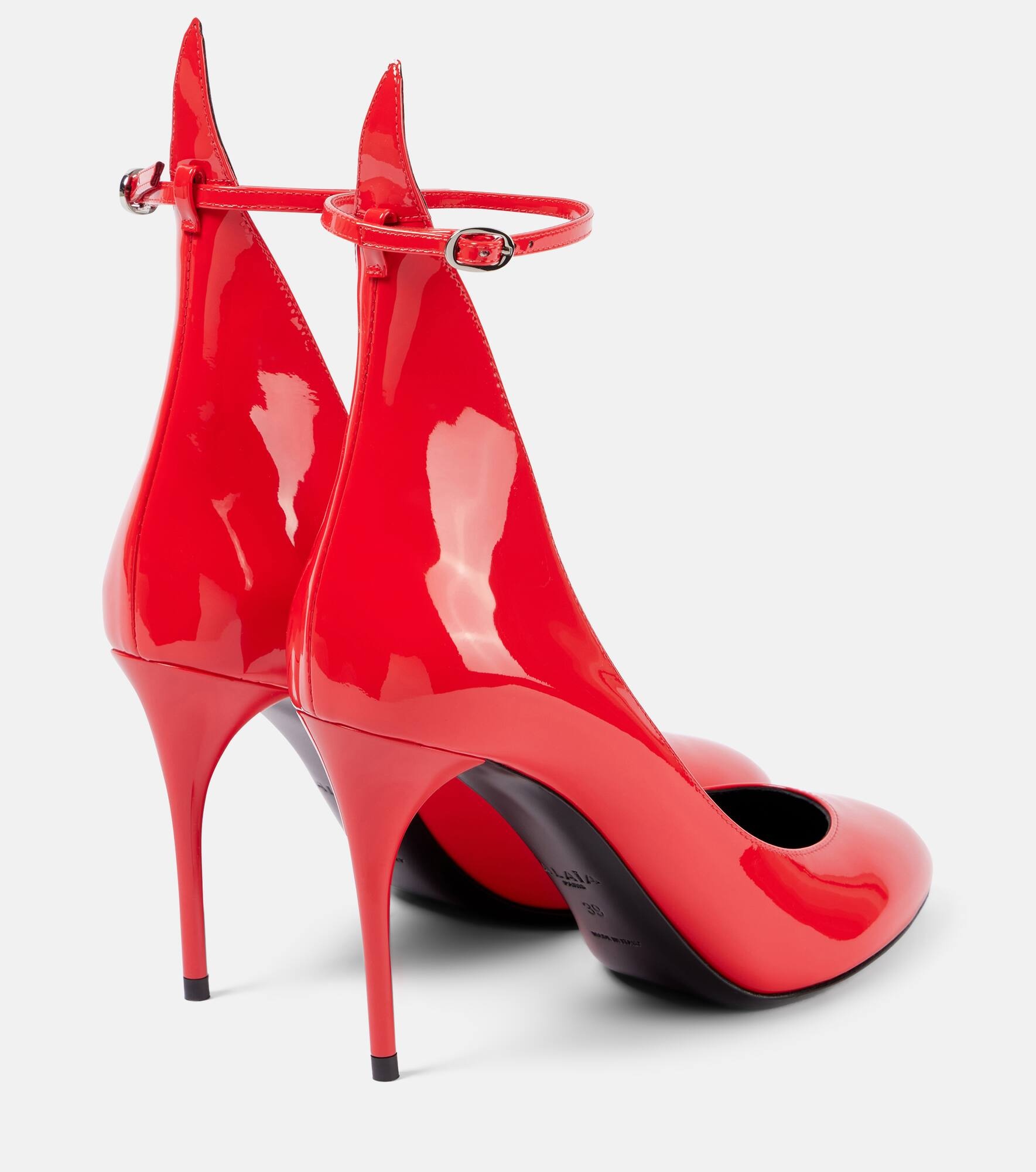 Décolleté patent leather pumps - 2