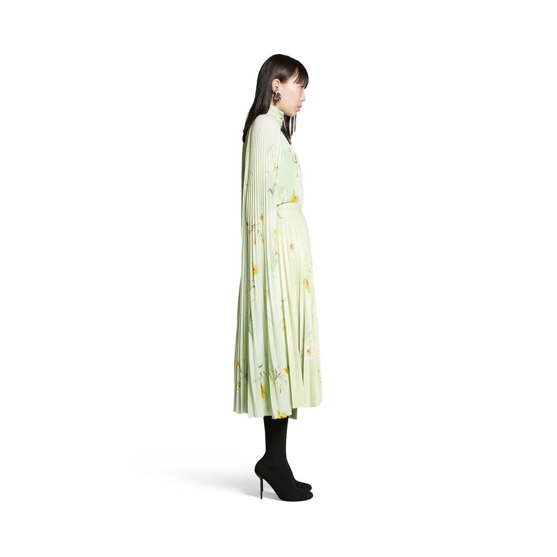 Women's Lilies Printed Pleated Skirt in Green - 3