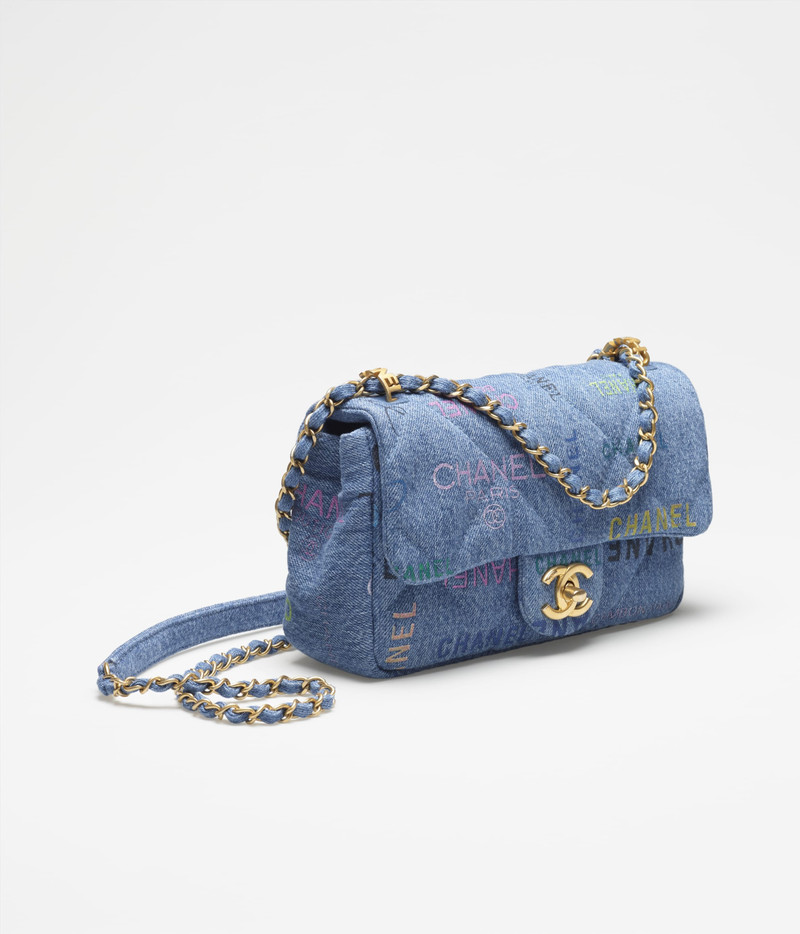 CHANEL Small Flap Bag outlook