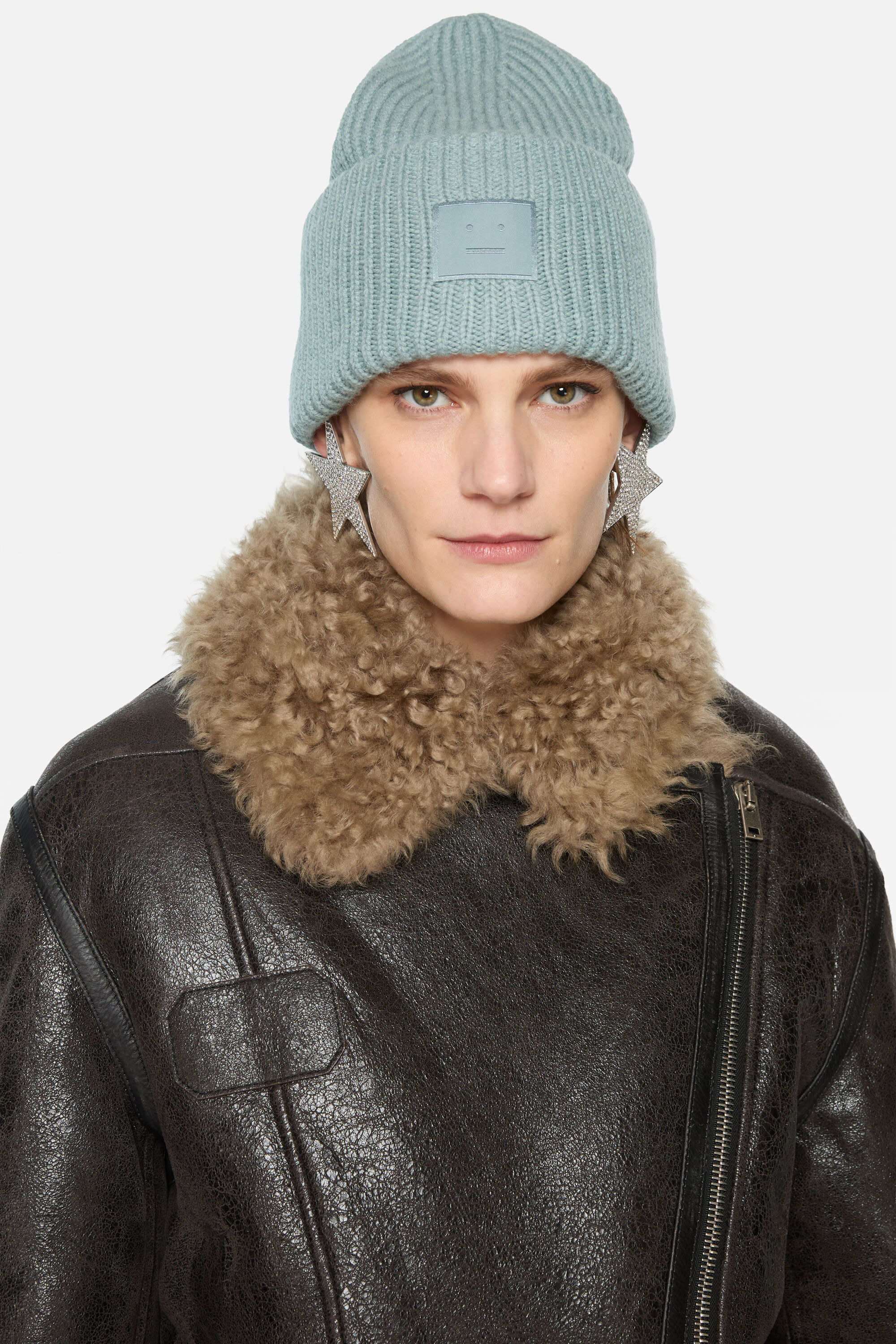 Large face logo beanie - Yak - Dusty blue - 2