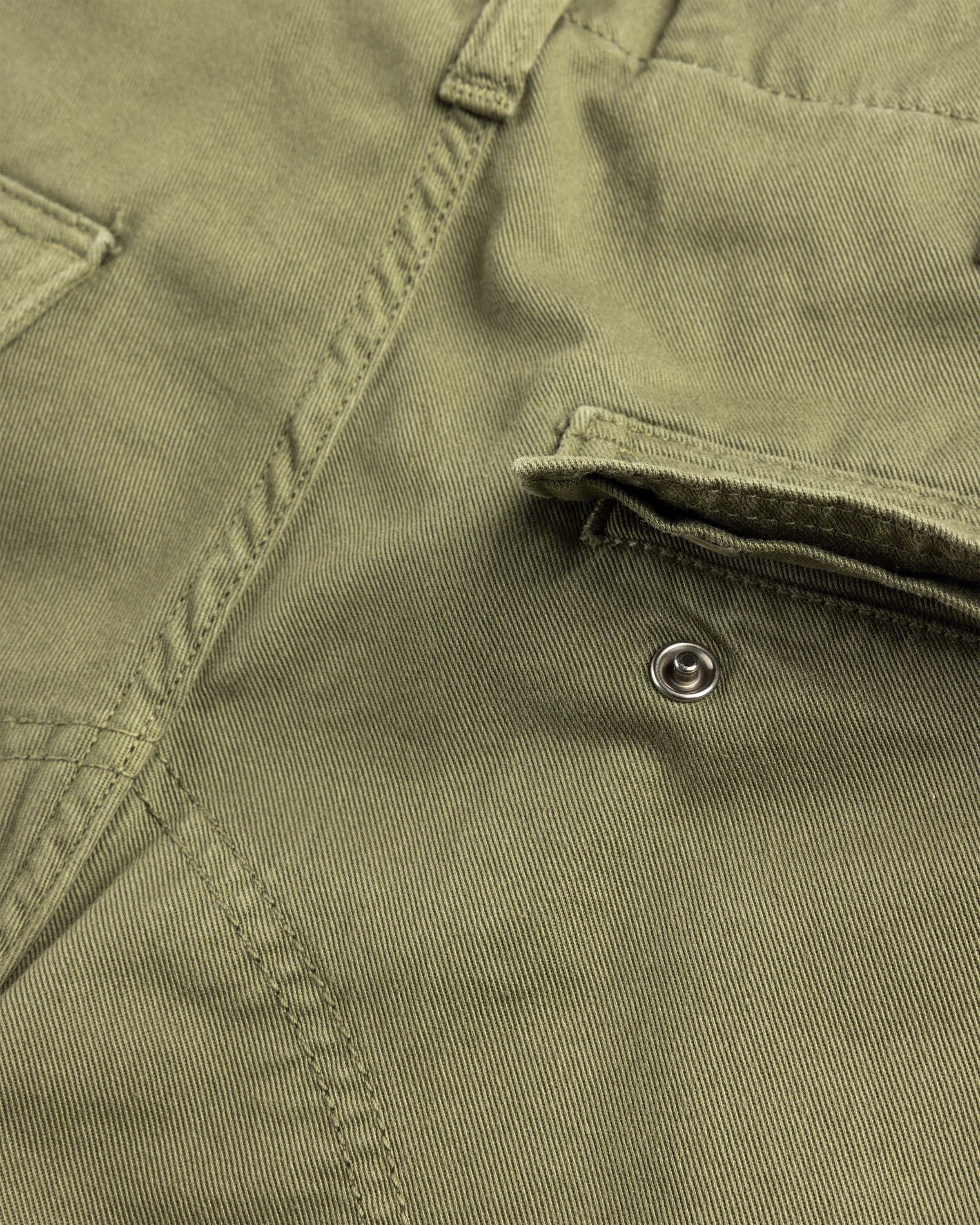 Carhartt WIP – Regular Cargo Short Dollar Green/Garment Dyed - 7