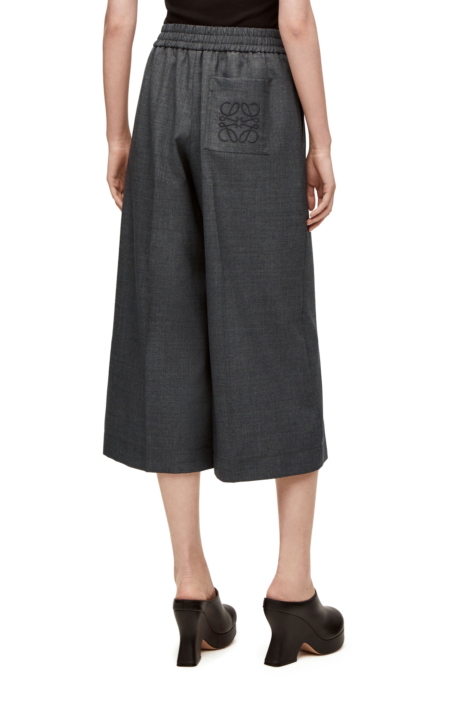 Cropped trousers in textured wool tailoring - 4