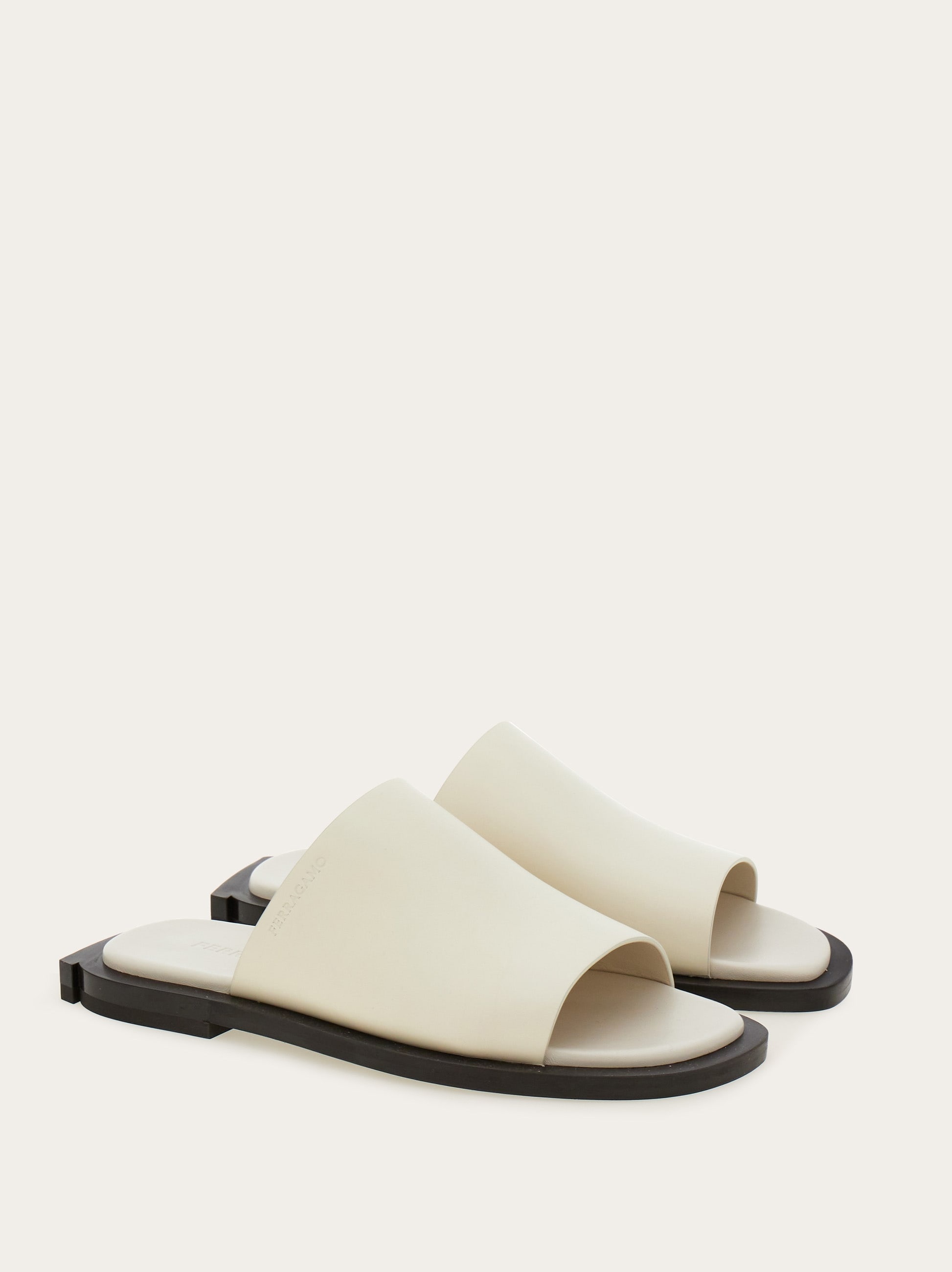 Mule with Gancini heel - 4