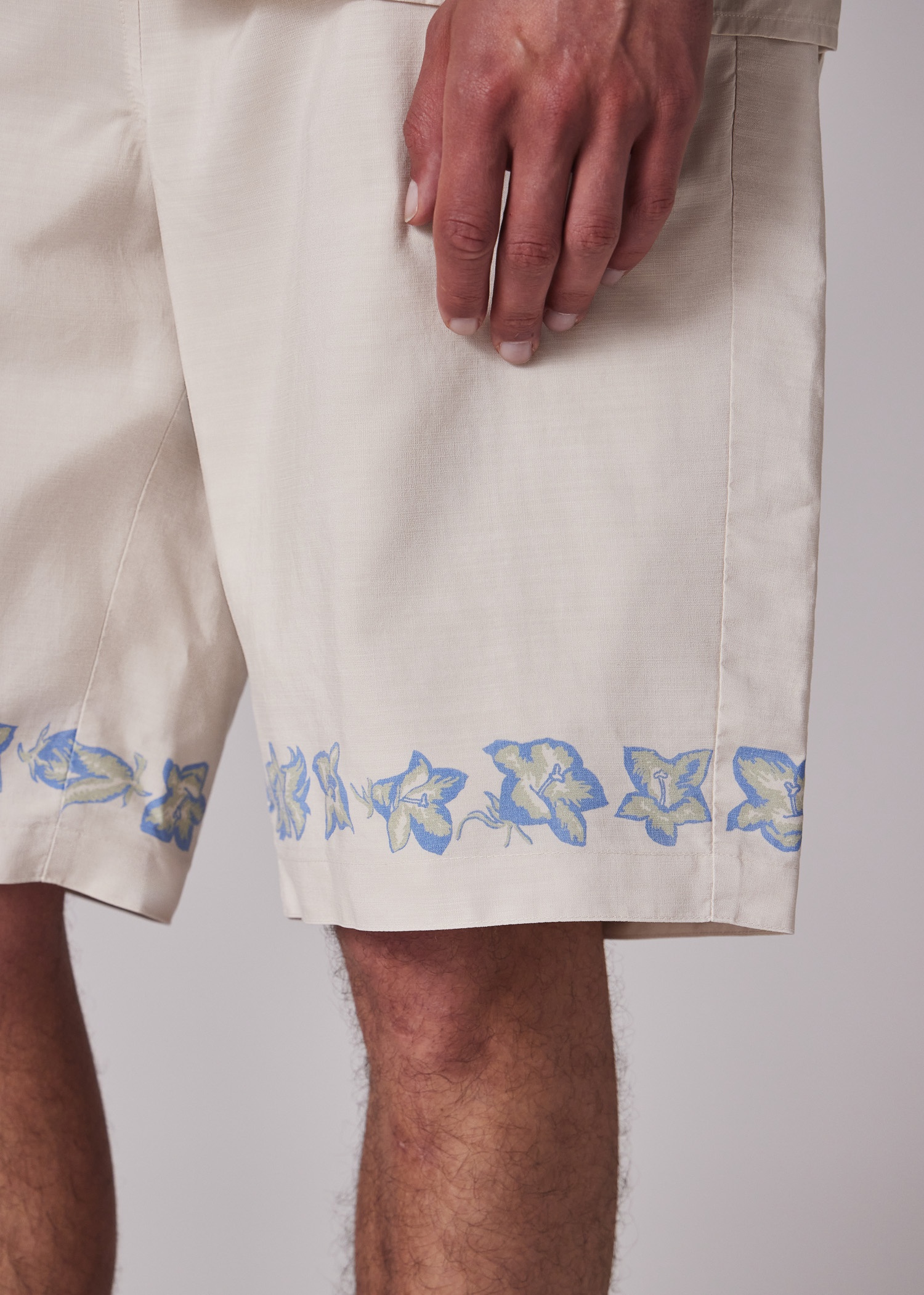 Ecru Lyocell-Cotton Floral Trim Shorts - 7