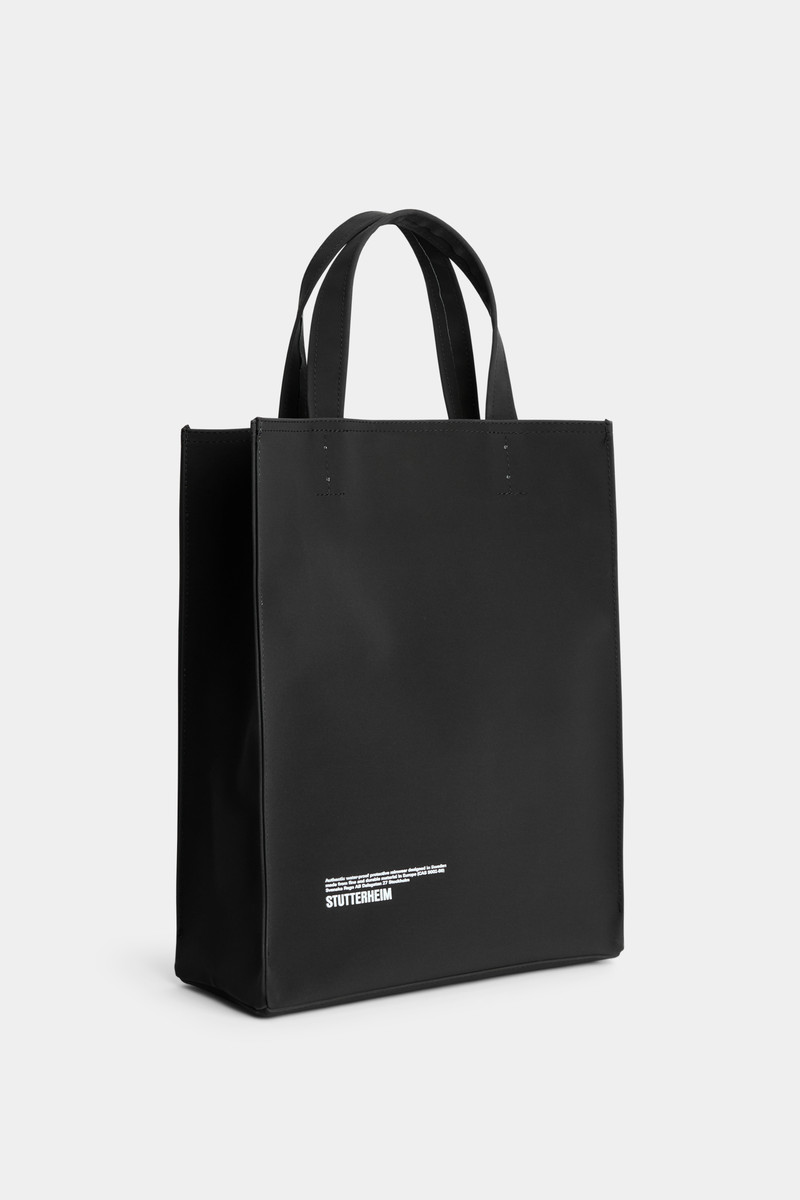 Stutterheim Stocksund Bag Matte Black outlook